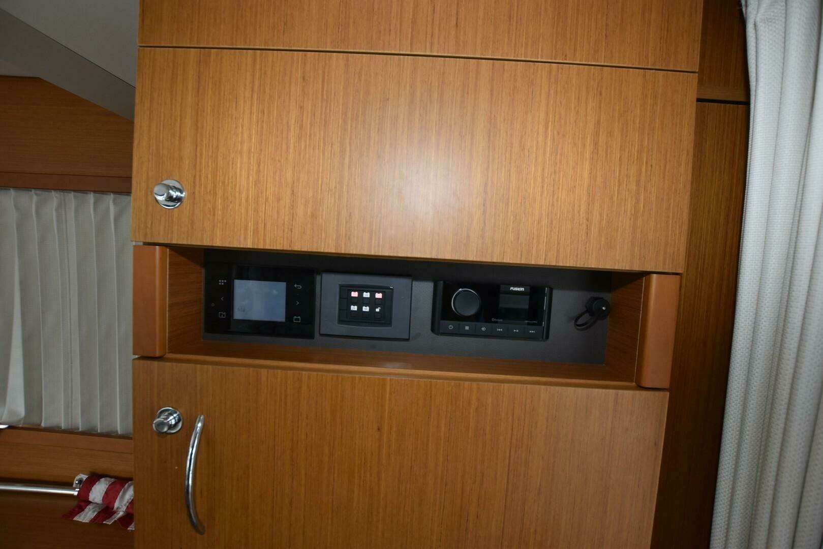2023 Beneteau Swift Trawler 41 Fly - Image 18