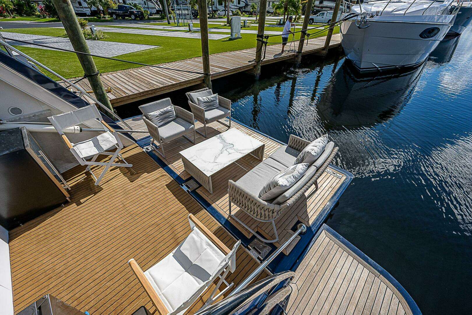 2006 Ferretti Yachts 830 - Image 49