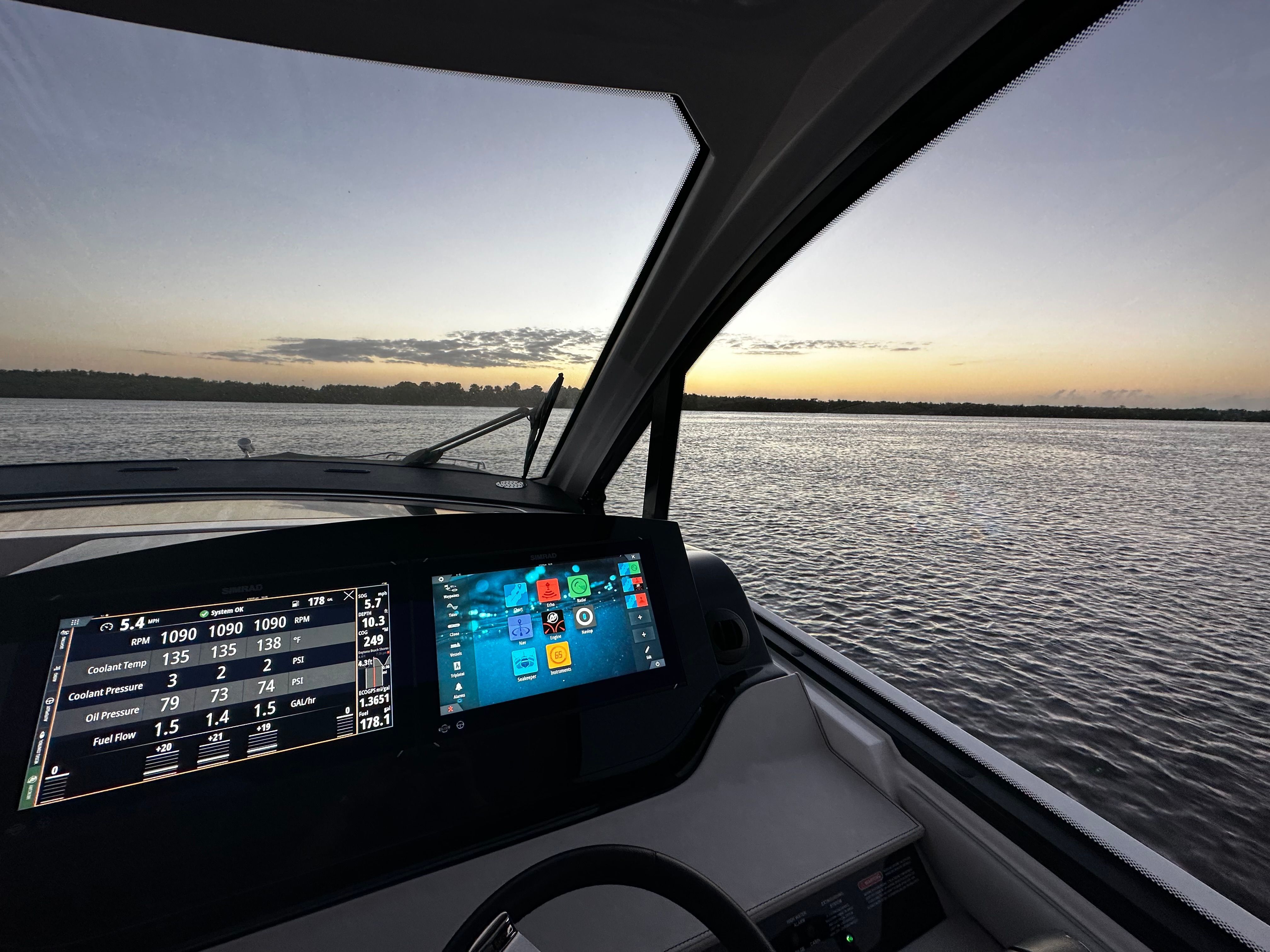 2023 Sea Ray Sundancer 370 Outboard - 9