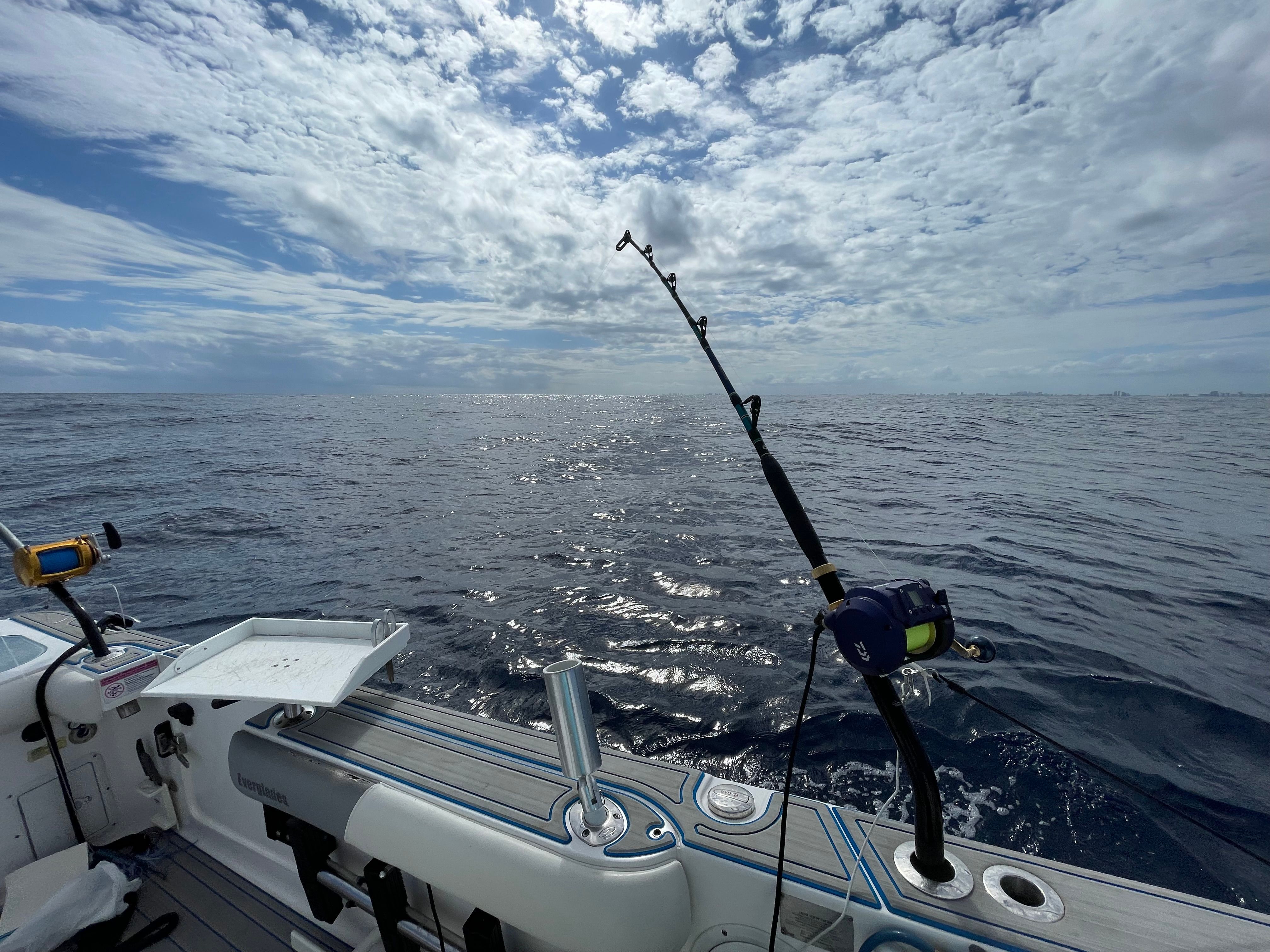 2017 Everglades 325 Center Console - 52