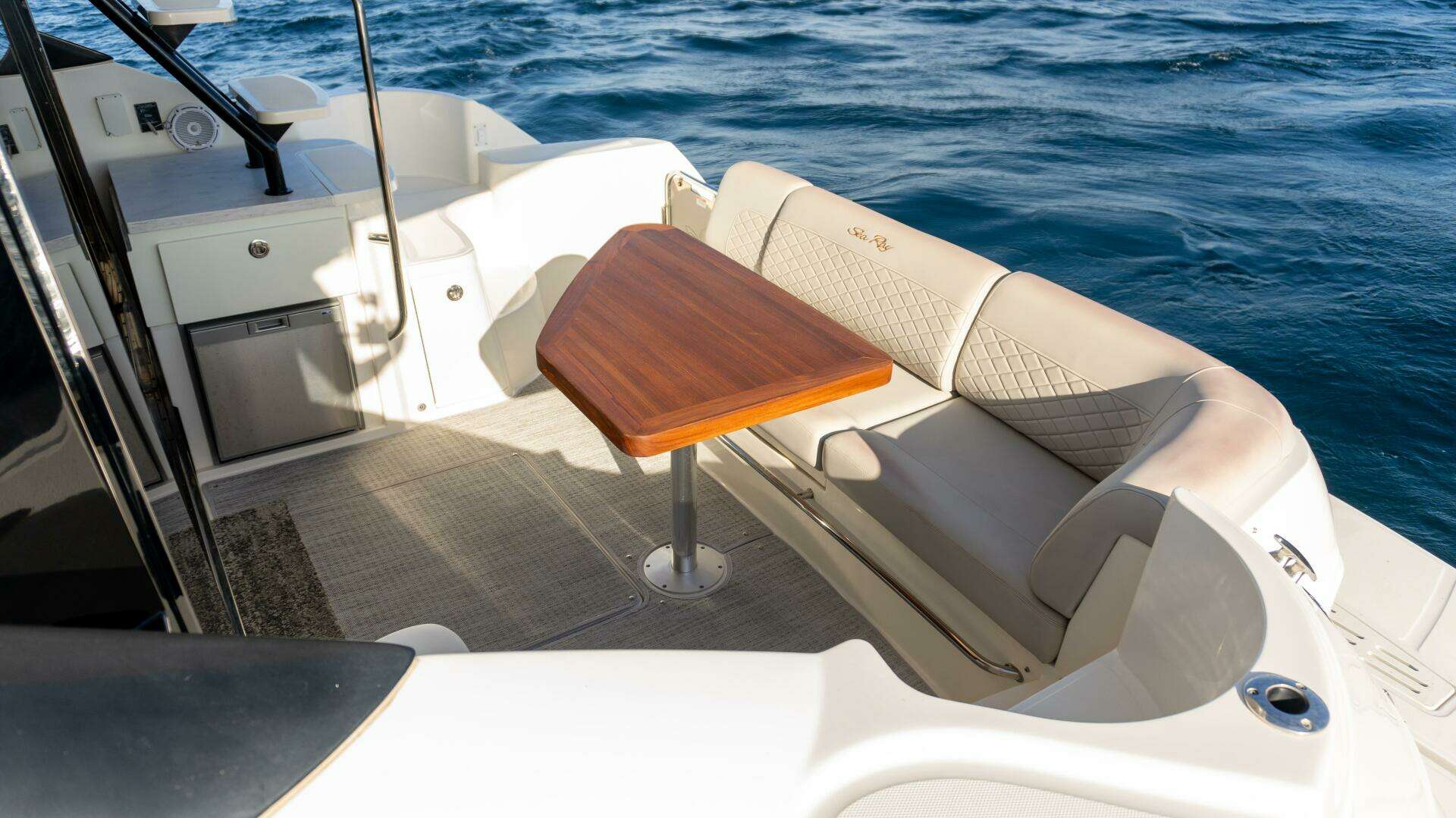 2017 Sea Ray 51 Flybridge - Image 22