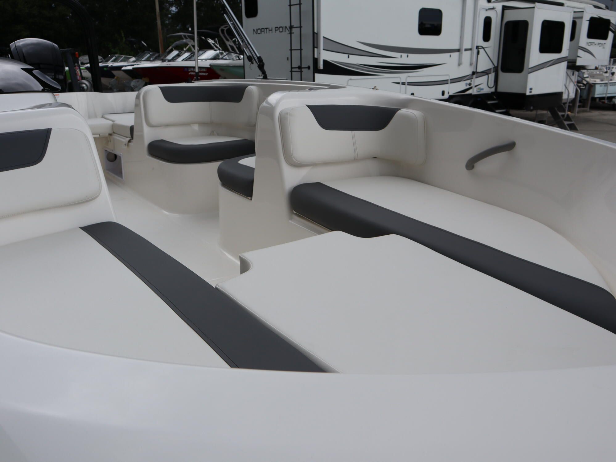 2026 Bayliner E18 LIMITED EDITION - 9