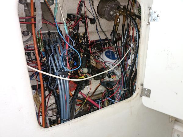 2002 Century 3200 Center Console - 9