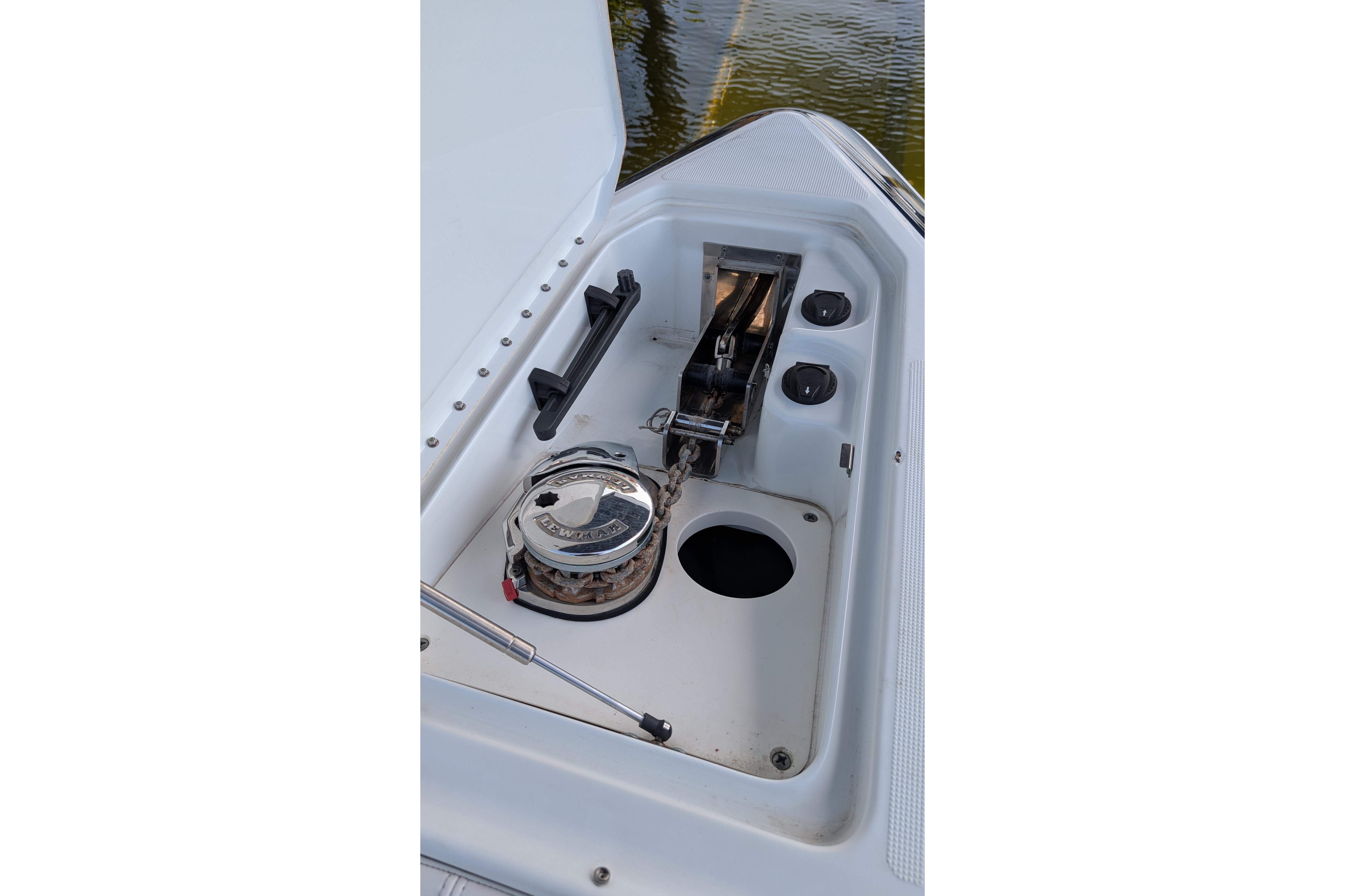2014 Formula 310 Bowrider - 20