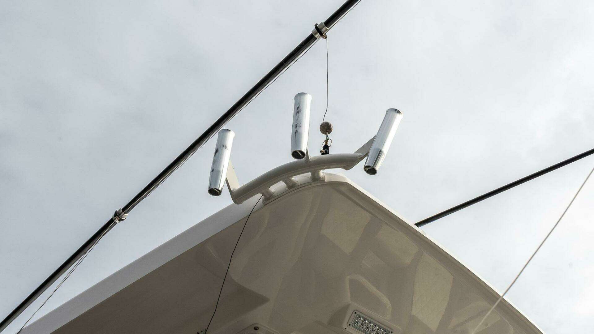 2023 Everglades 455 Center Console - Image 31