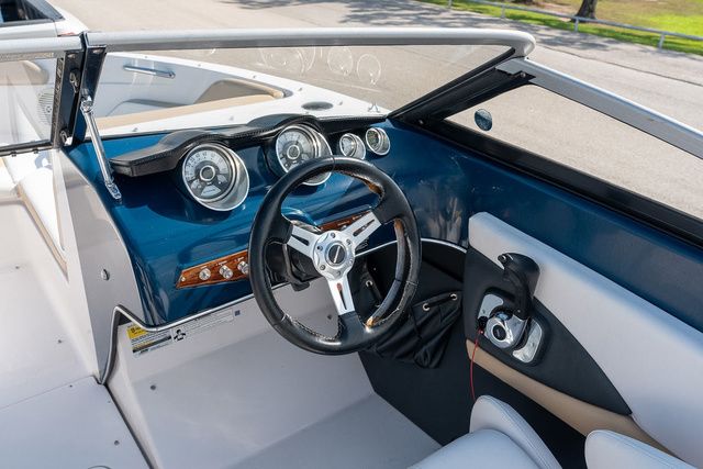 2016 Glastron GT 205 - 8