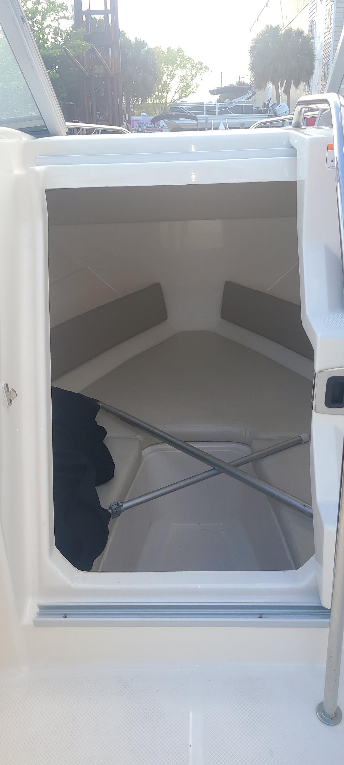 2015 Bayliner 642 Overnighter - 12