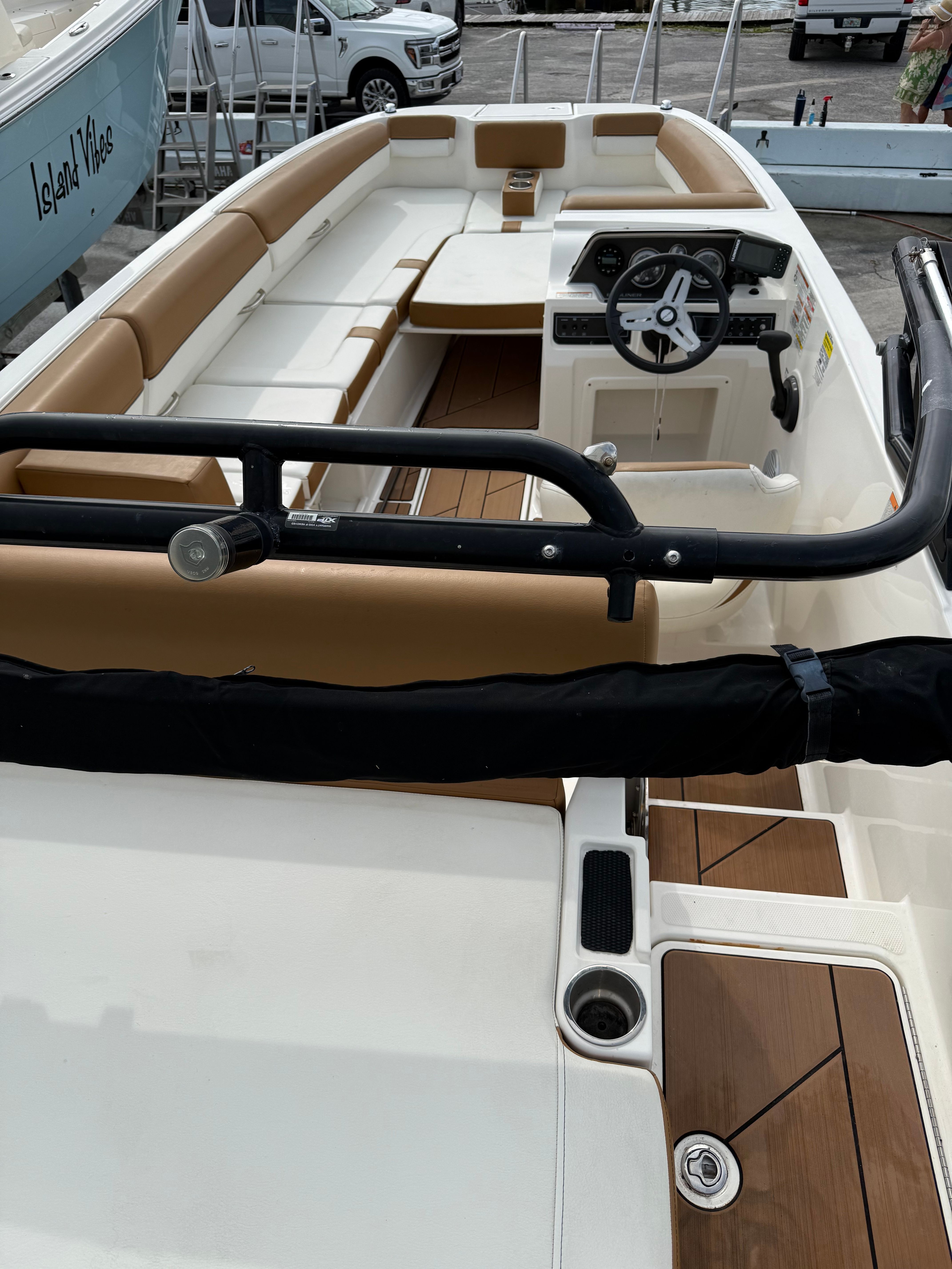 2021 Bayliner DX 2200 - 5