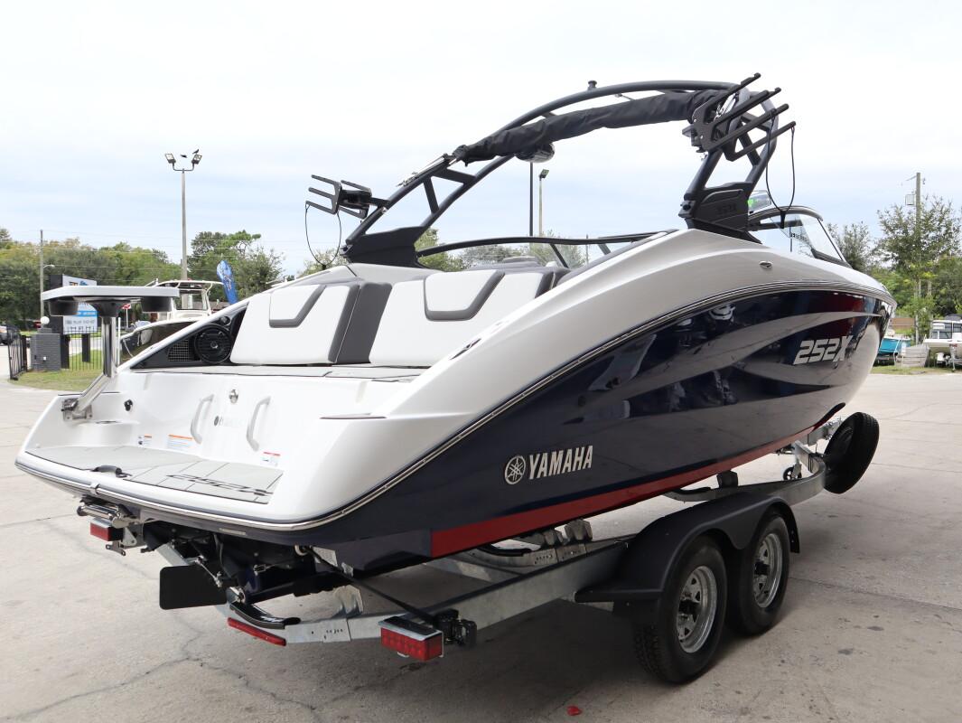 2025 Yamaha Boats 252XE - 4