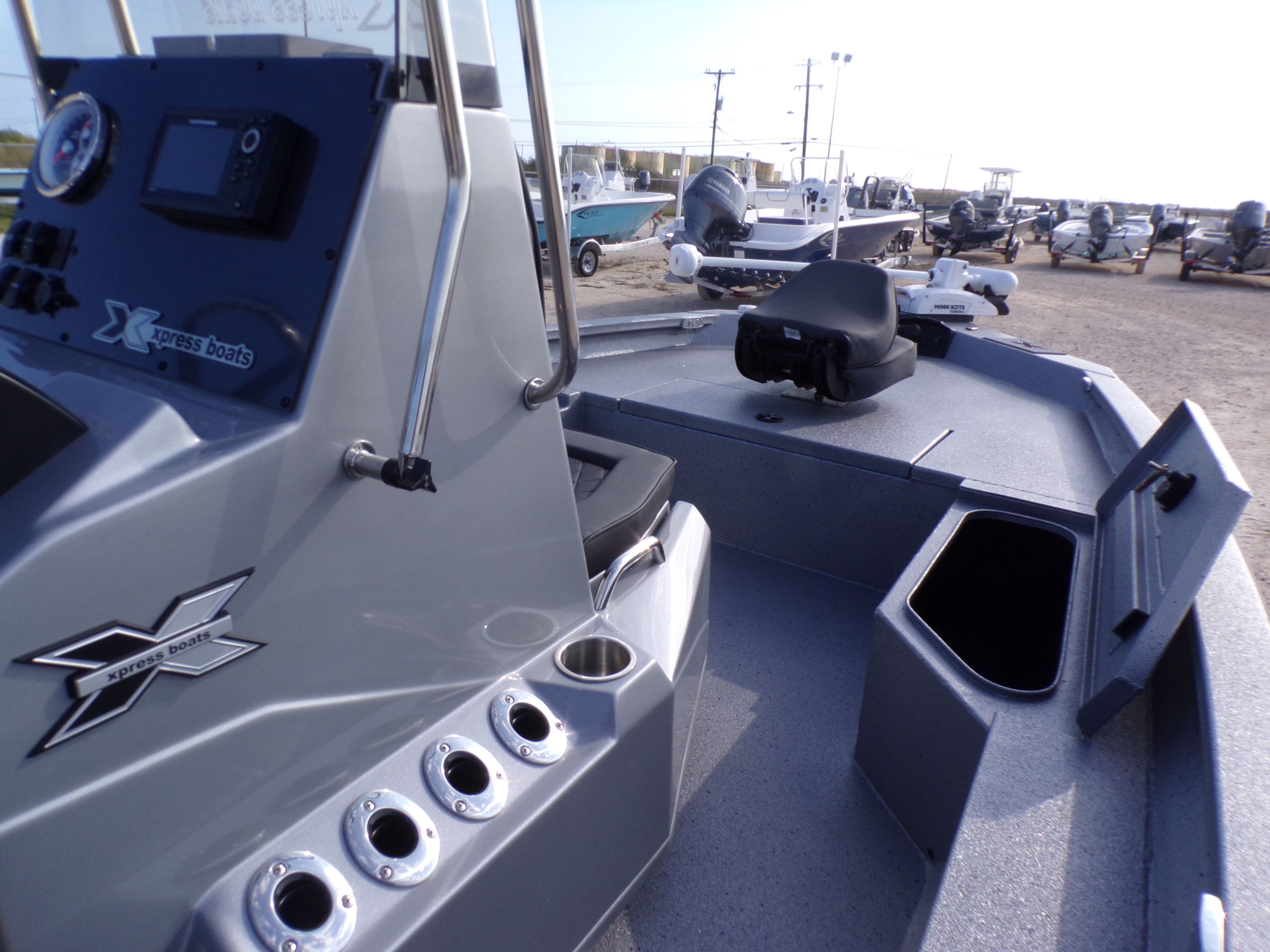 2026 Xpress H20B Bay - 16