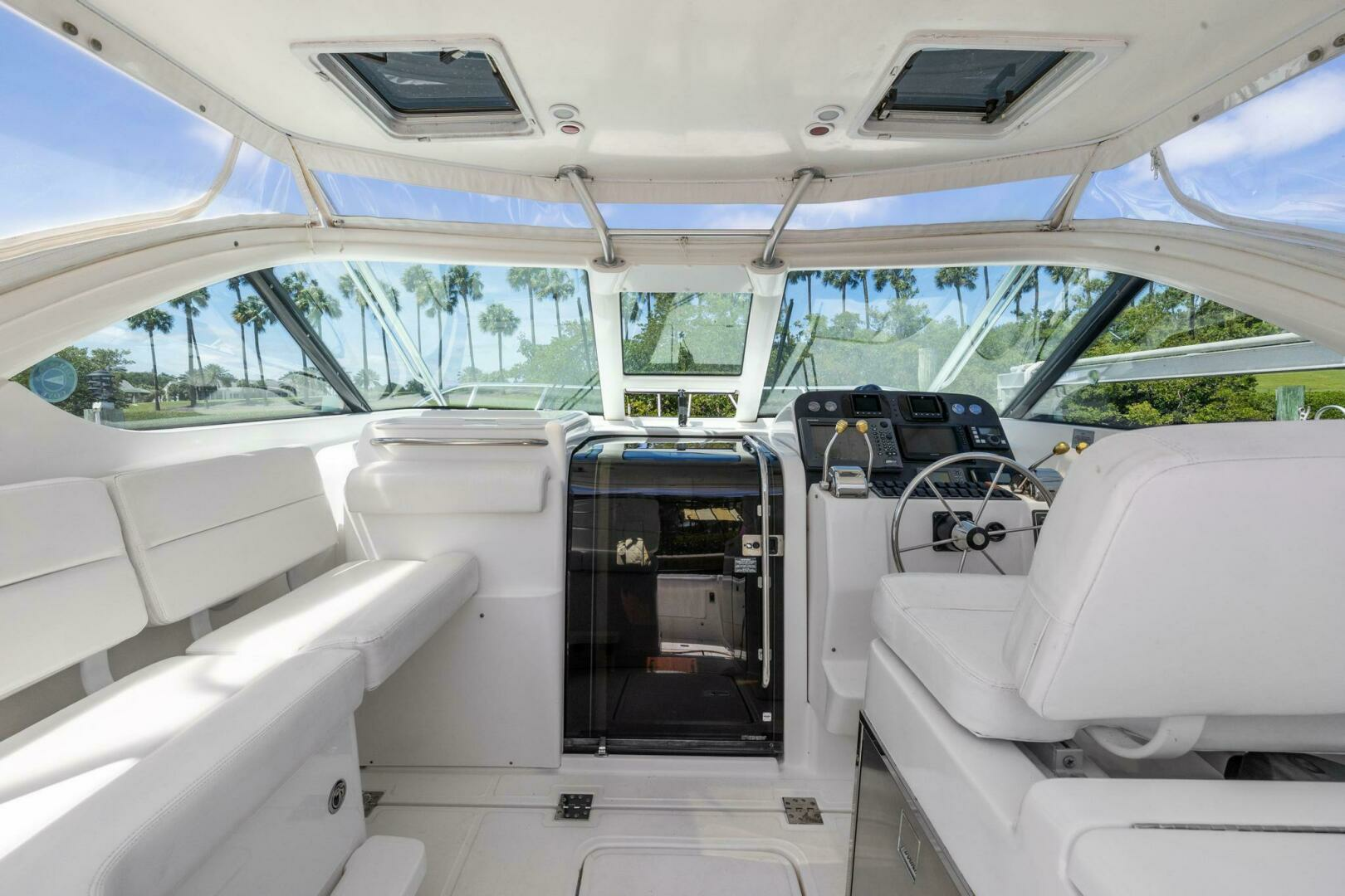 2006 Tiara Yachts 3200 Open - Image 11