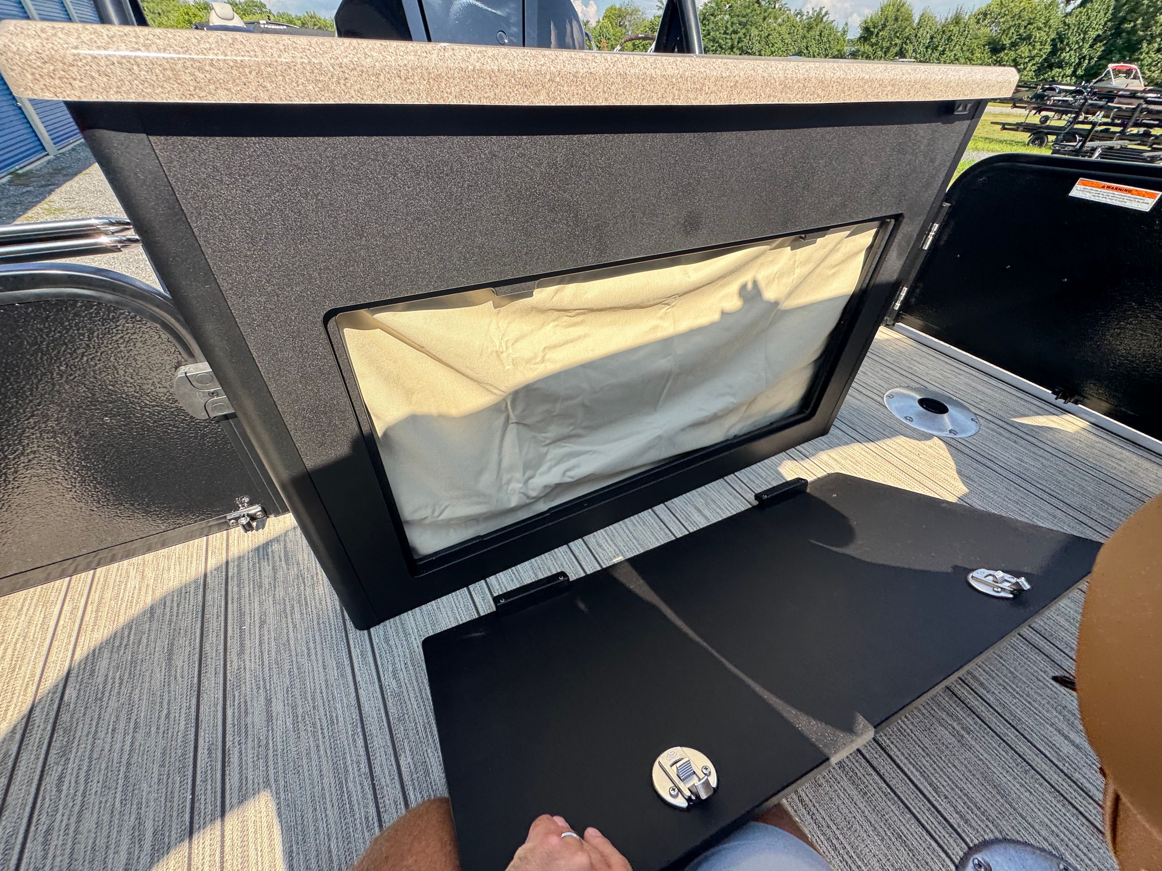 2026 Premier 250 Solaris Rear Social - 32
