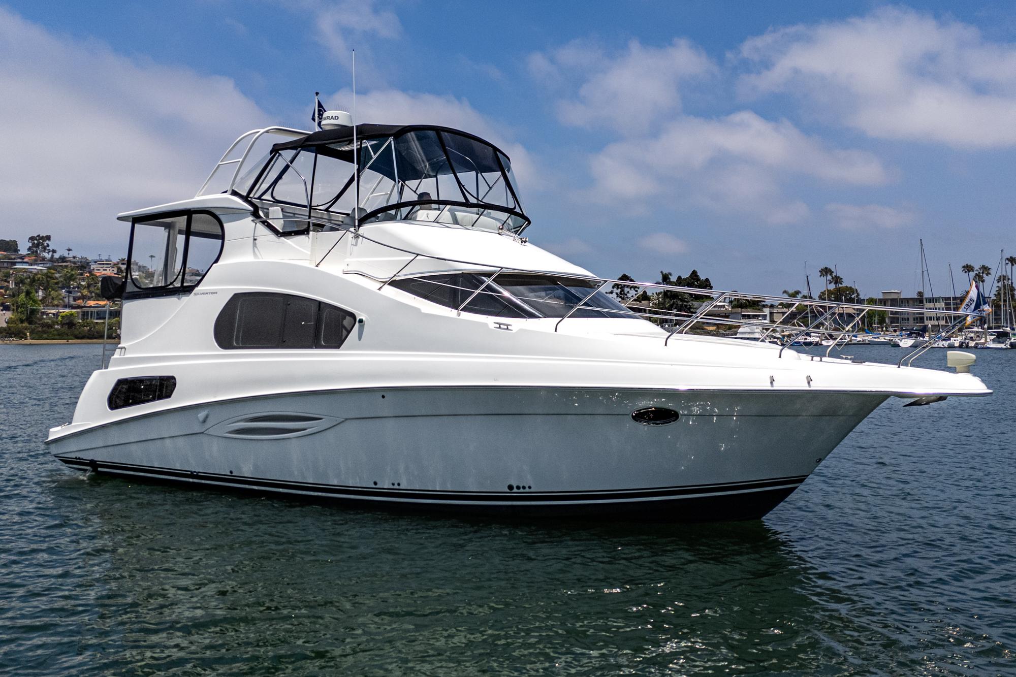 2004 Silverton 39 Motor Yacht