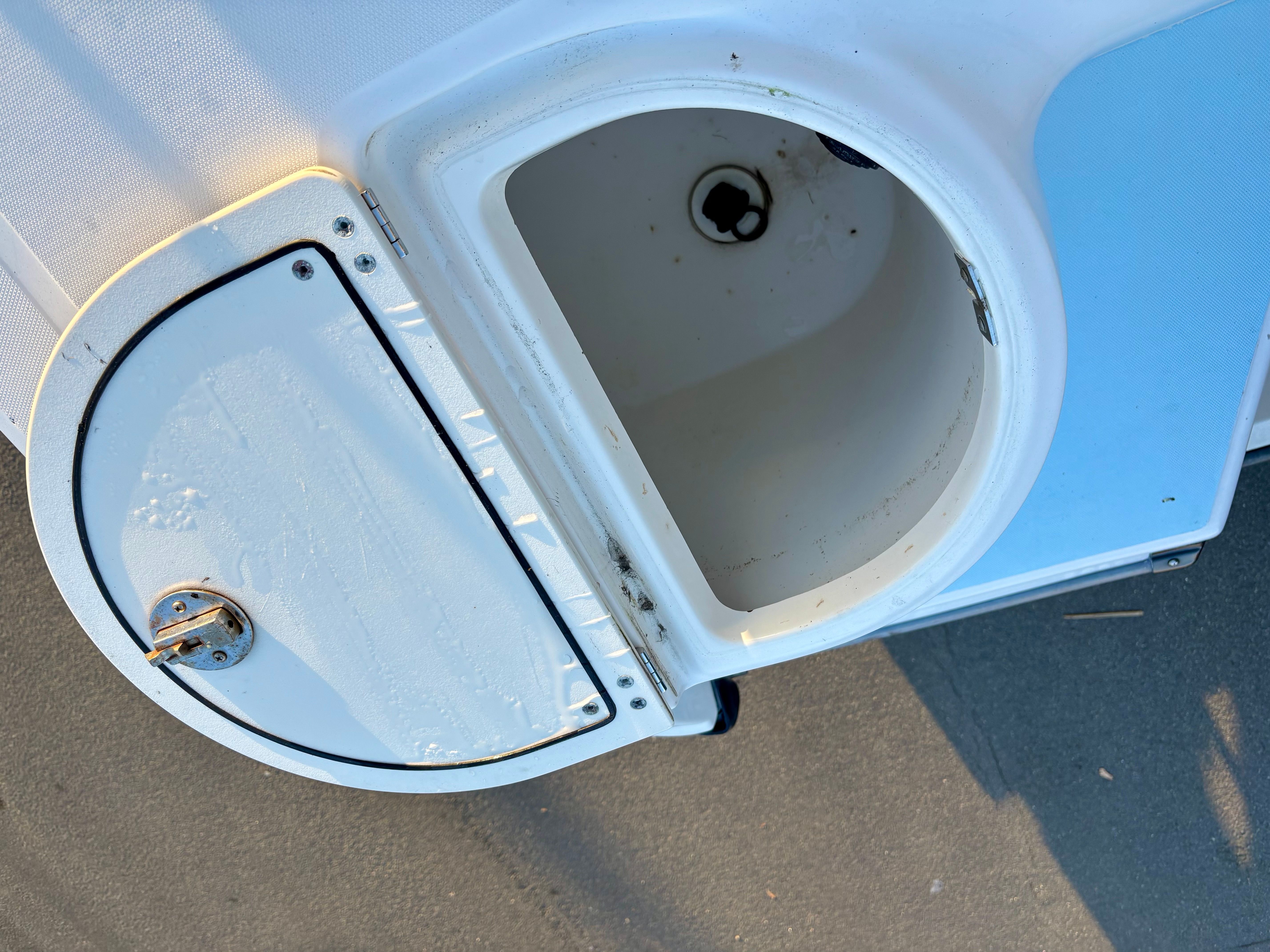 2005 Boston Whaler 210 Ventura - 11