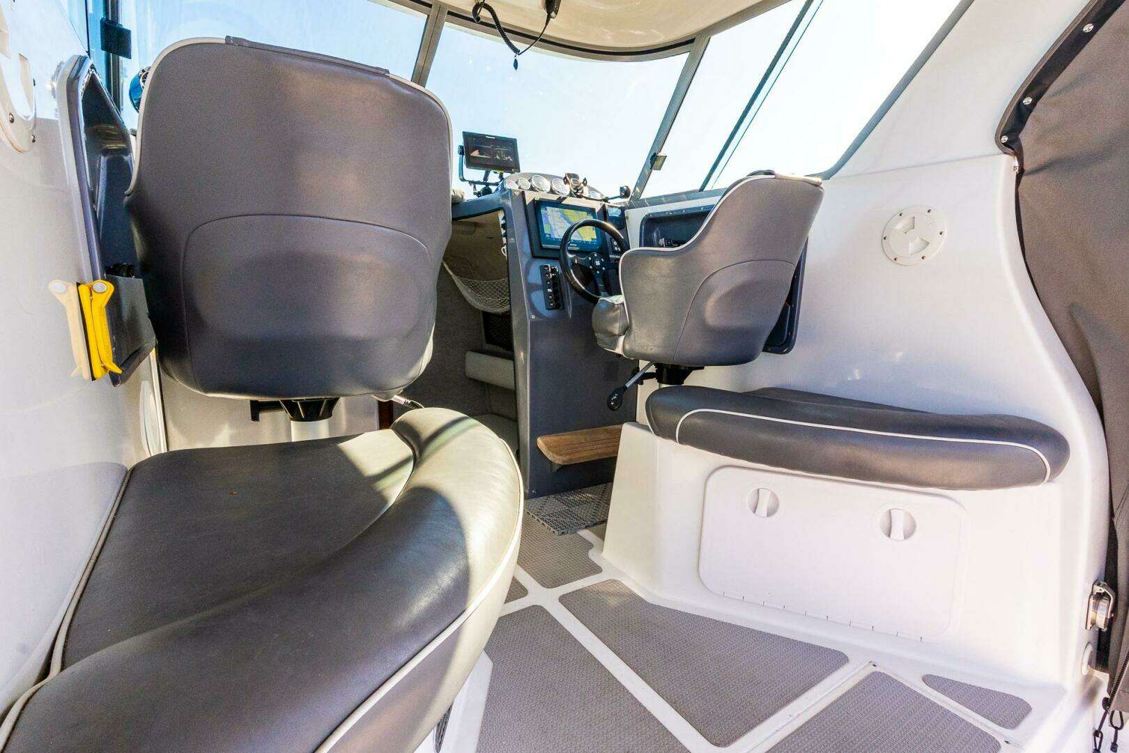 2002 Protector 410 Targa - Image 14