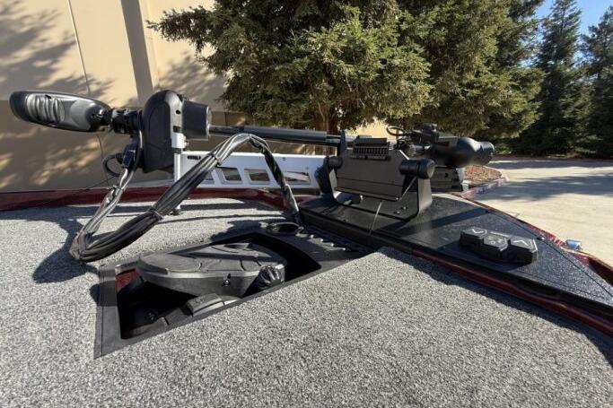 2026 Nitro Z21 XL Pro boat deck with mounted trolling motor and control panel.