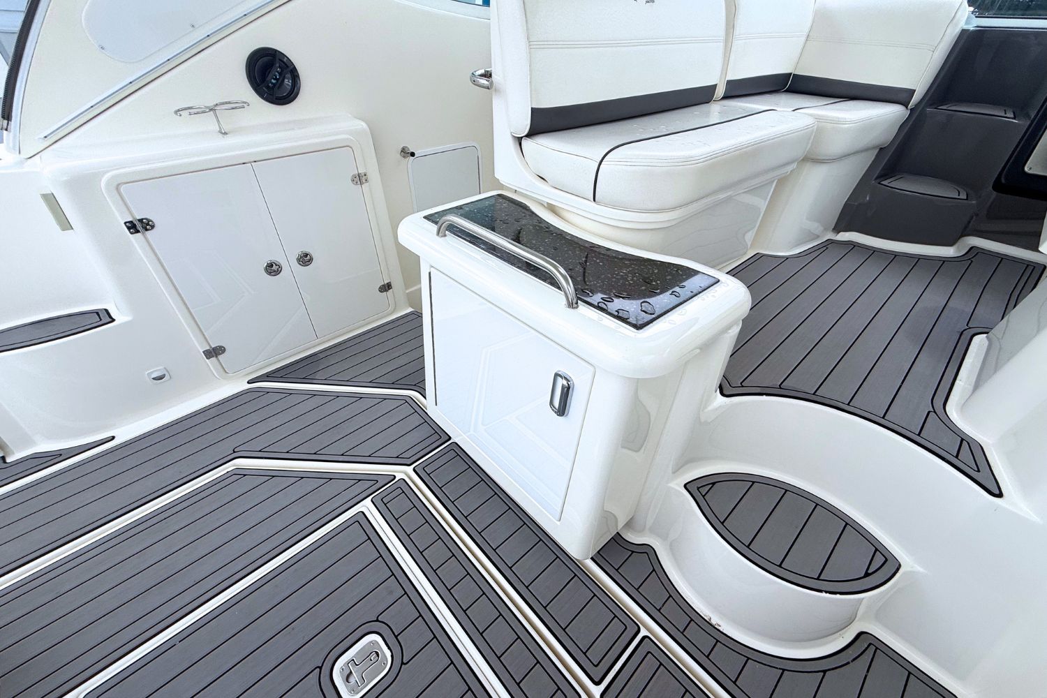 2007 Cruisers Yachts 420 Express - 9