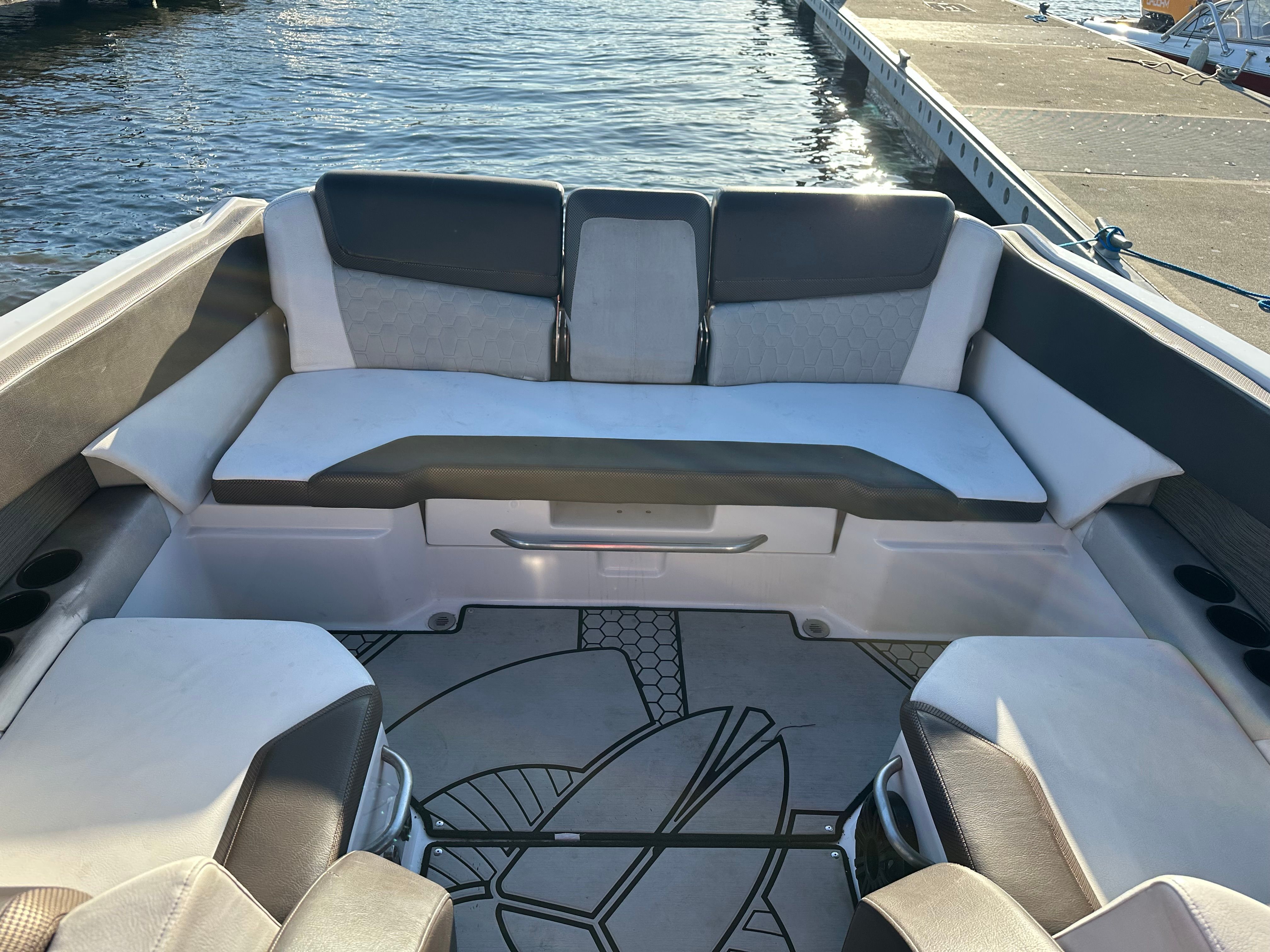 2019 Scarab 255 ID - 9