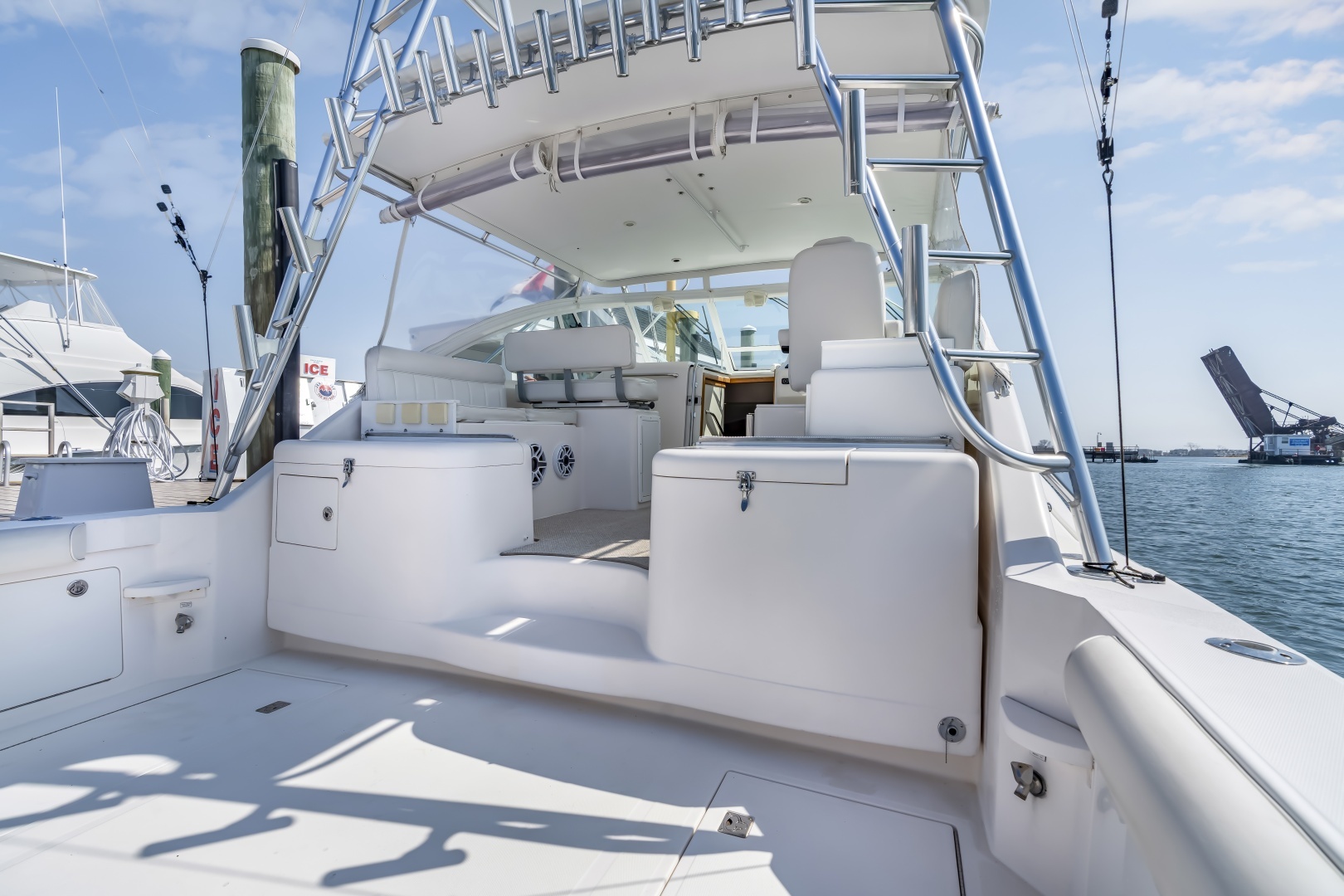 2005 Cabo 35 Express - Image 27