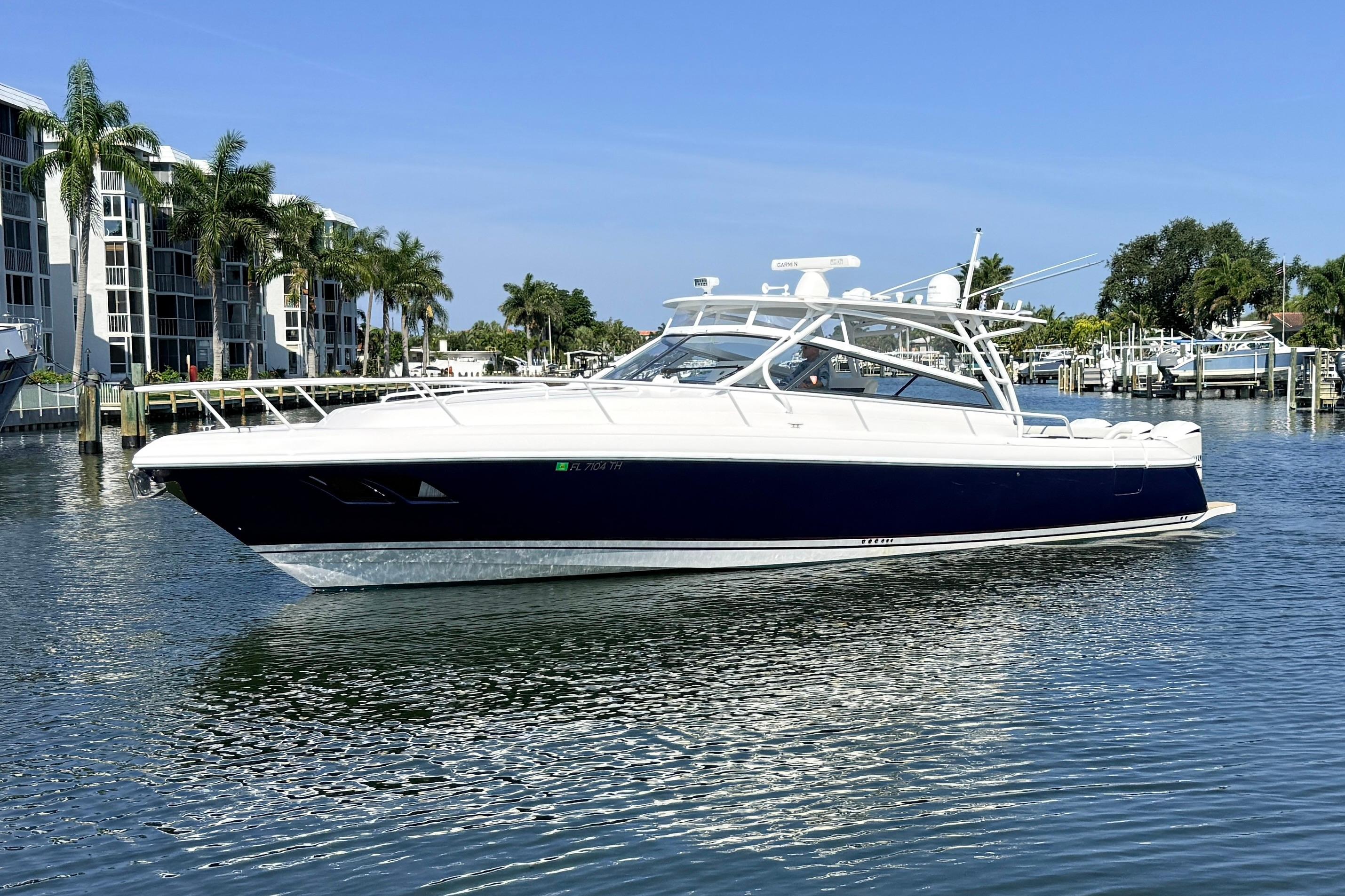 2016 Intrepid 430 Sport Yacht