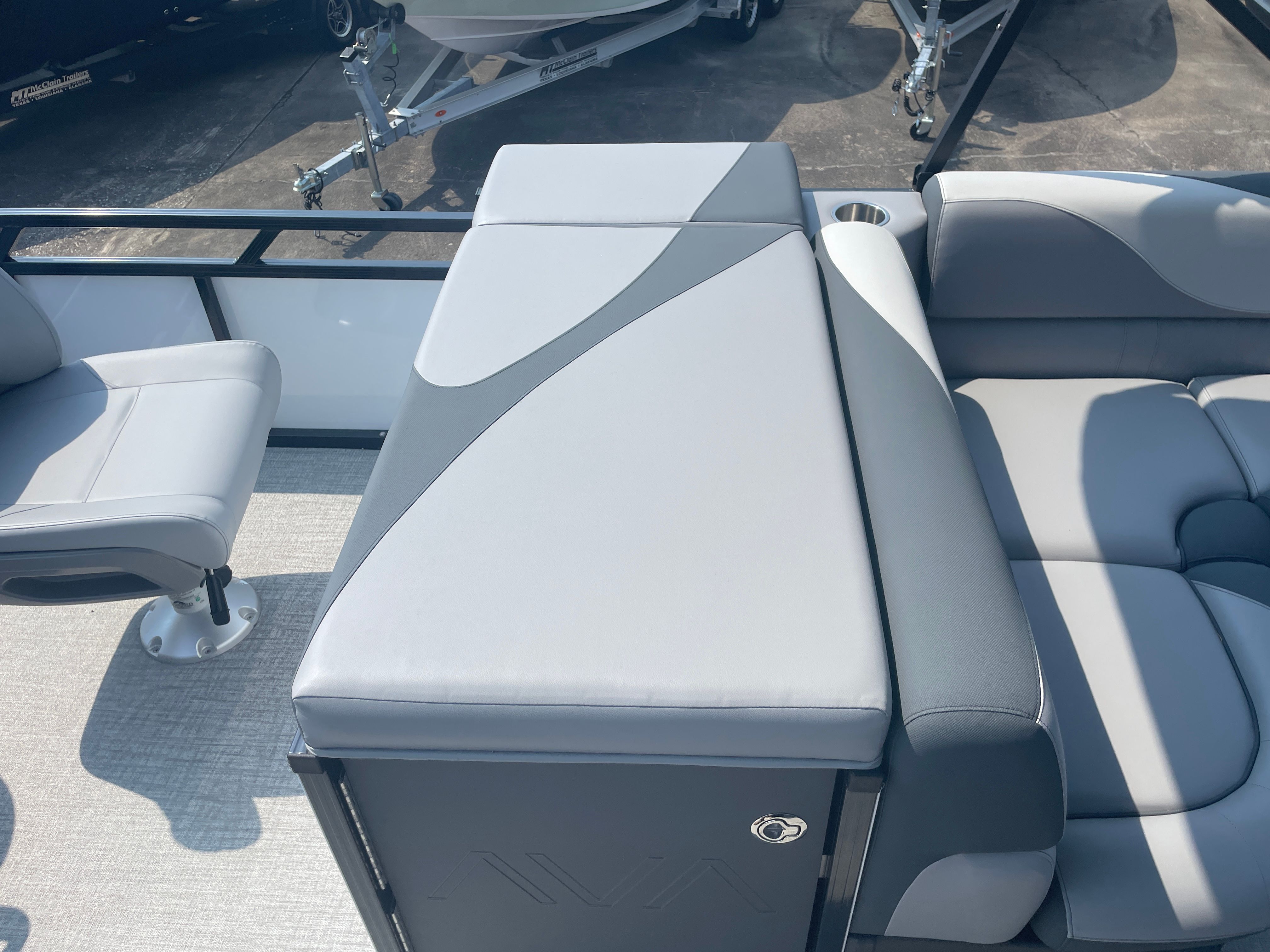 2025 Avalon Venture 85 Quad Fish - 23' - 24