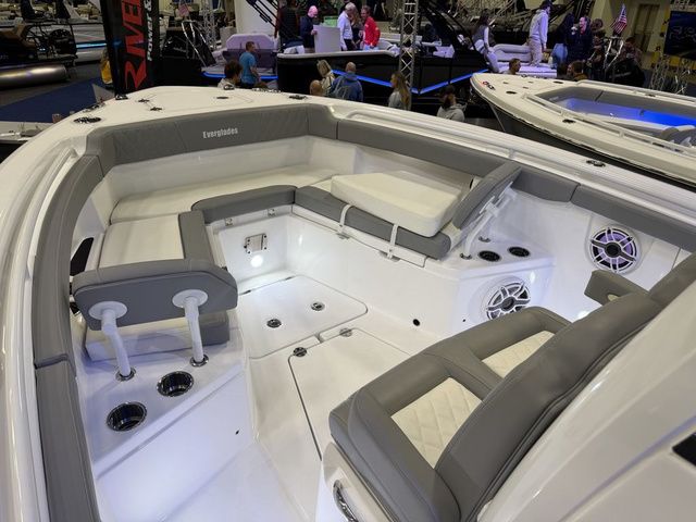 2026 Everglades 285 Center Console - 31