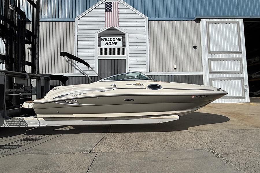 2005 Sea Ray 240 Sundeck
