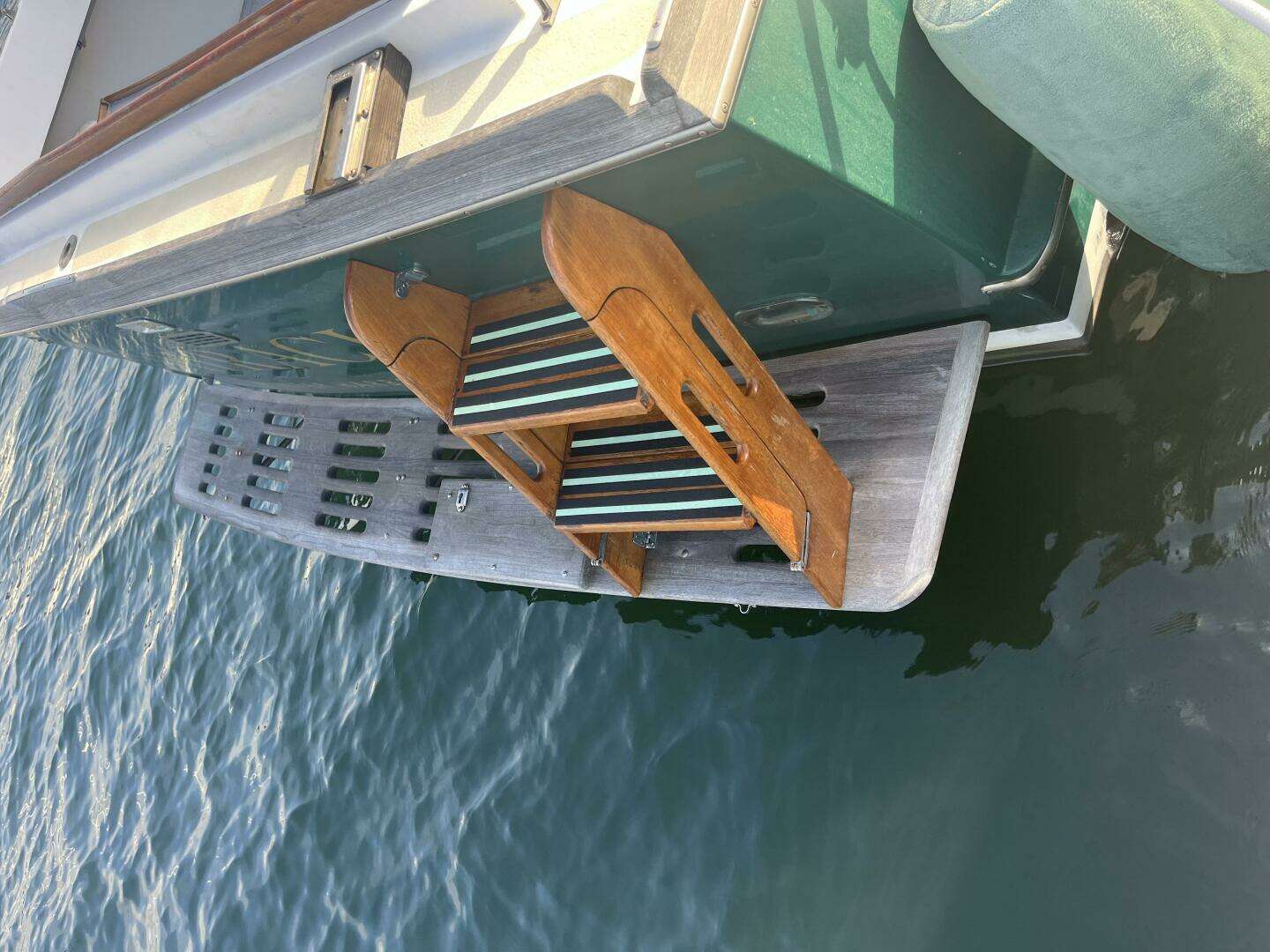 1986 Wilbur Flybridge Cruiser - Image 9