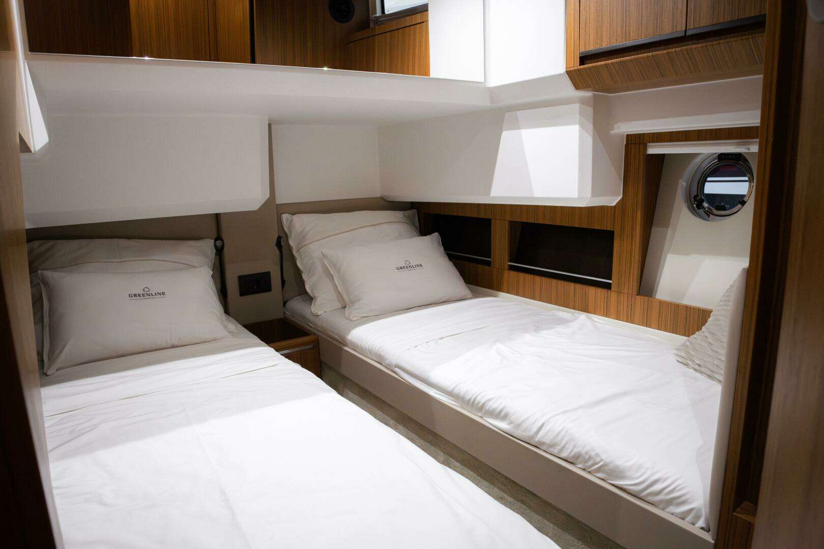 2026 Greenline 42 Hybrid - Image 10