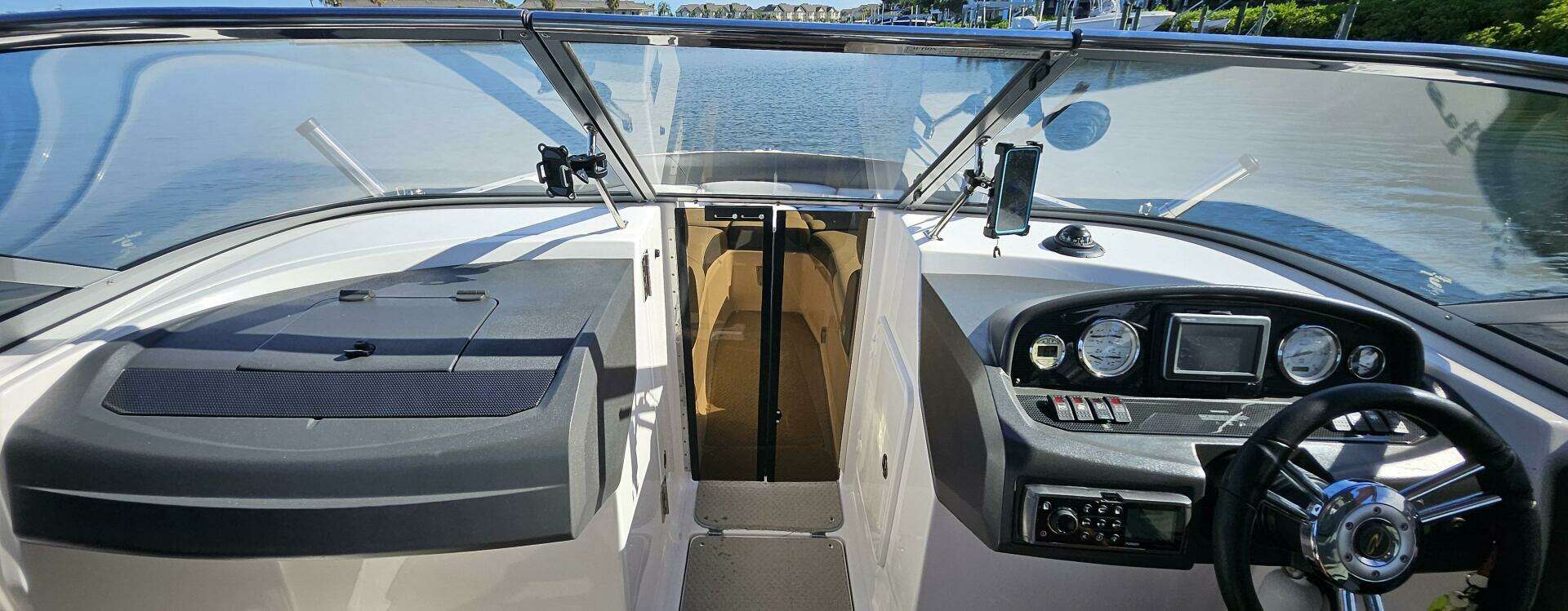 2010 Regal 2700 - Image 23