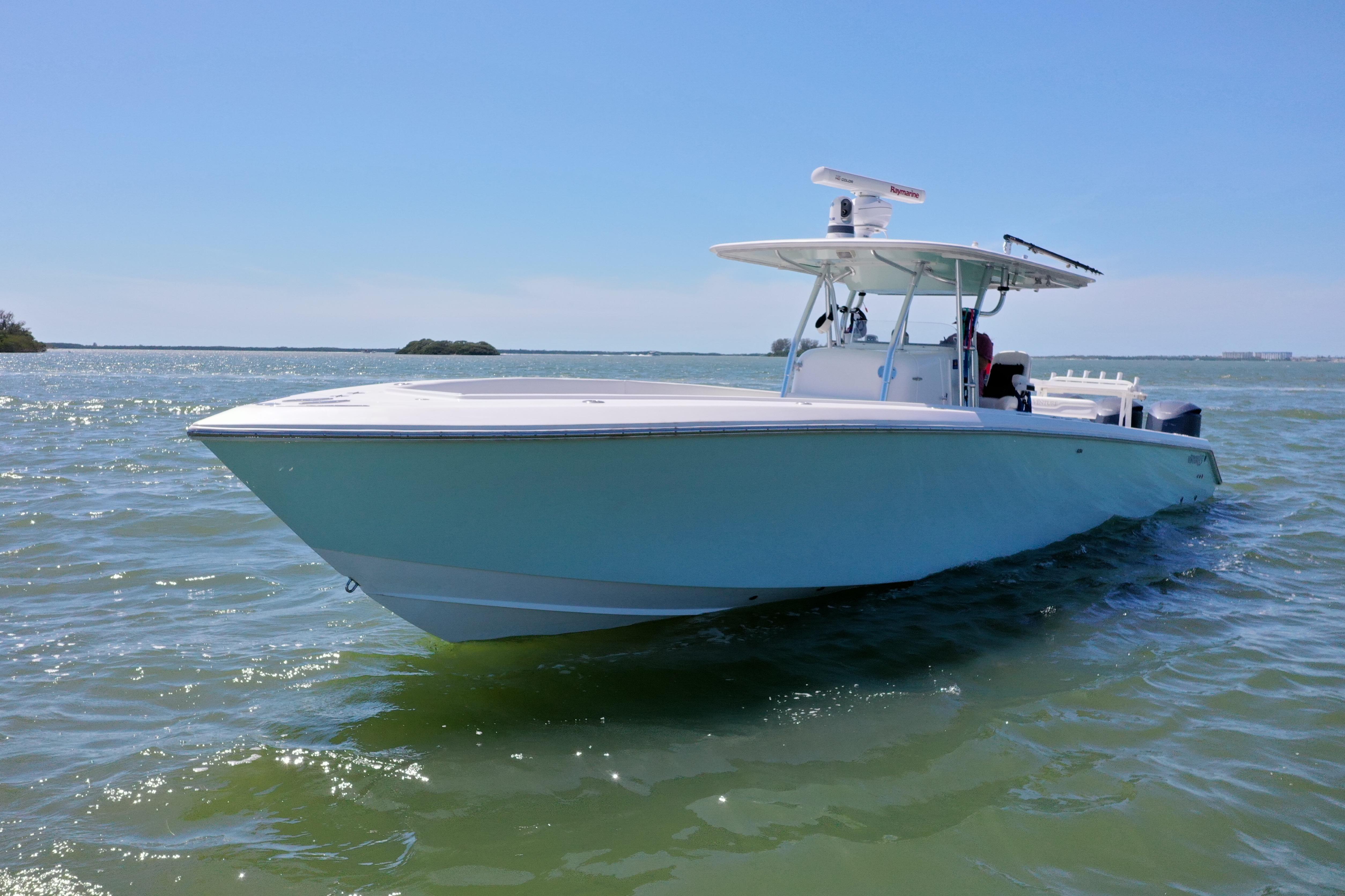 2009 Venture 39 Center Console