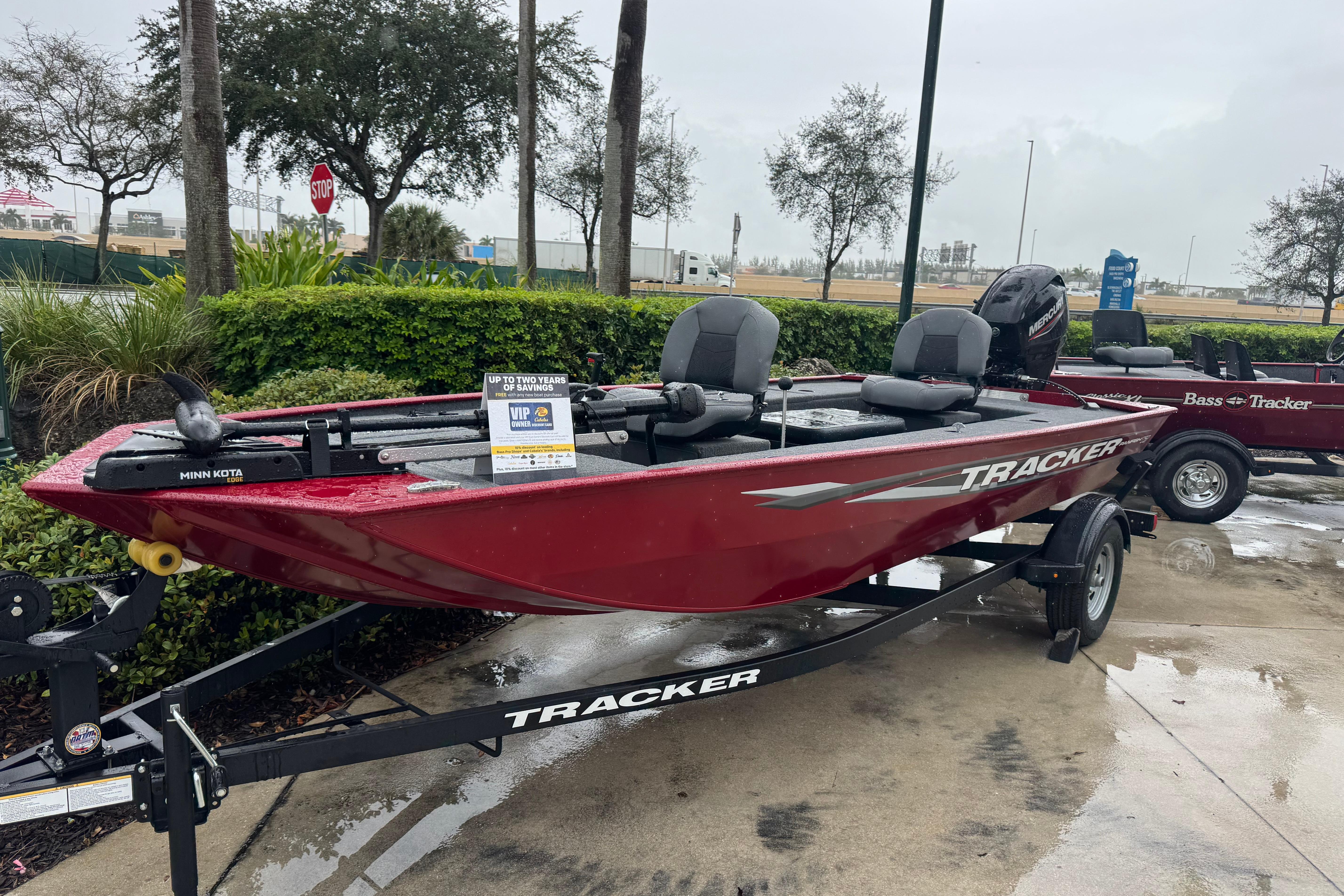 2025 Tracker Panfish 17