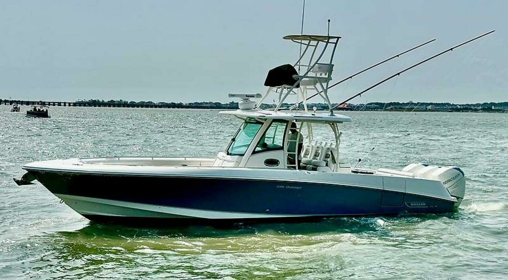2014 Boston Whaler 350 Outrage - Image 9