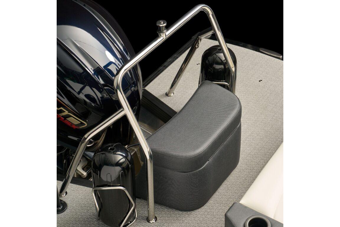 Manufacturer Provided Image: 2026 Evotti 721CS boat with sleek motor and cushioned seat.