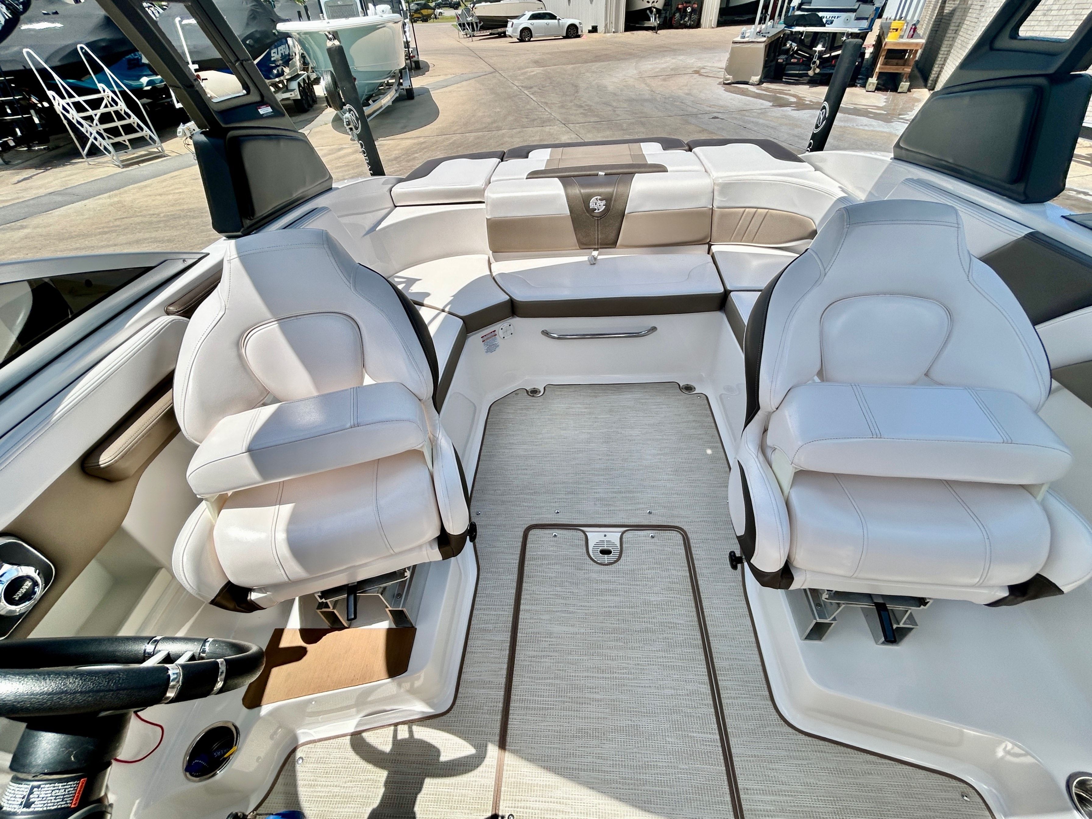 2018 Chaparral 23 Surf - 50
