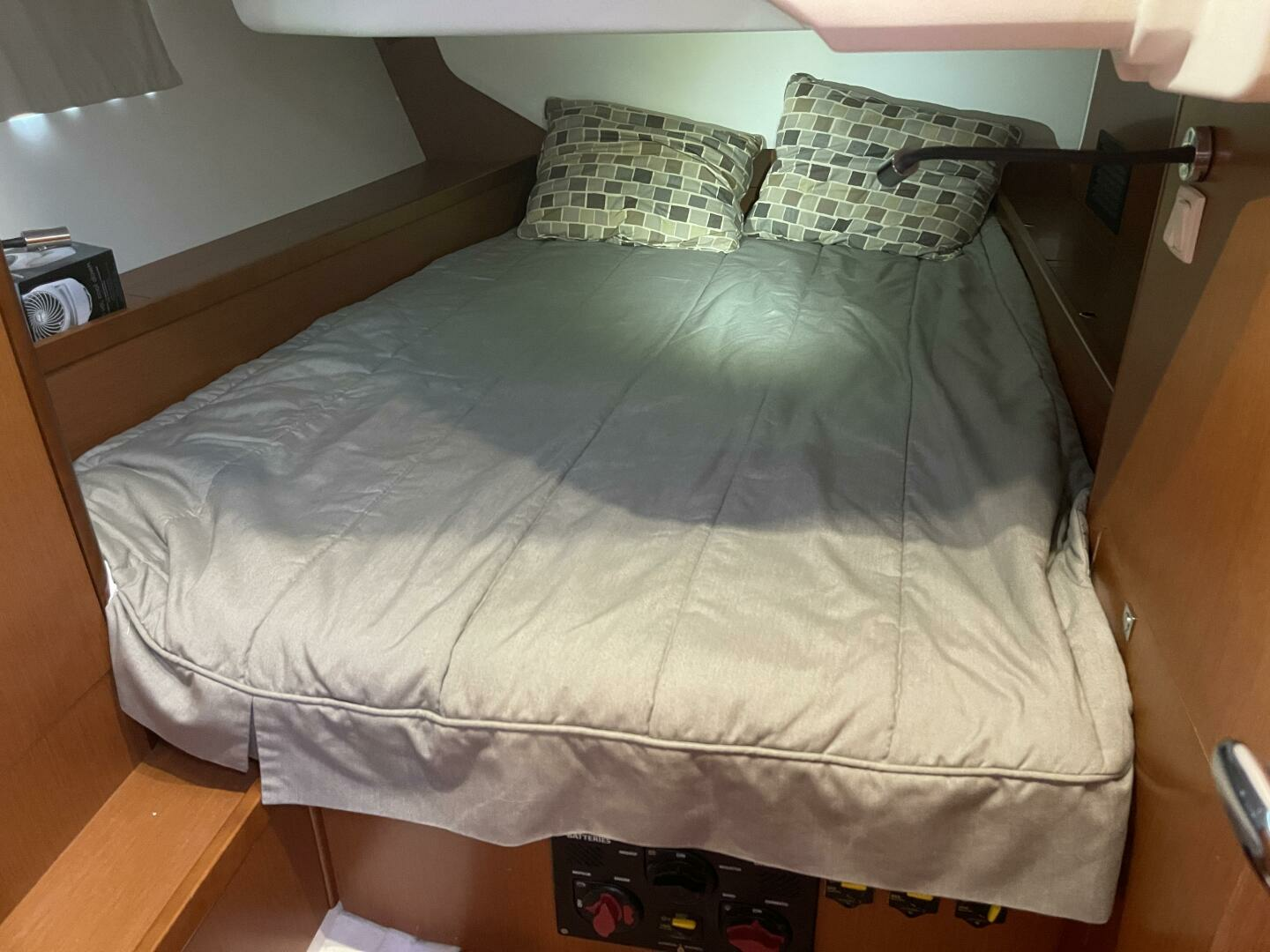 2017 Beneteau Oceanis 45 - Image 65