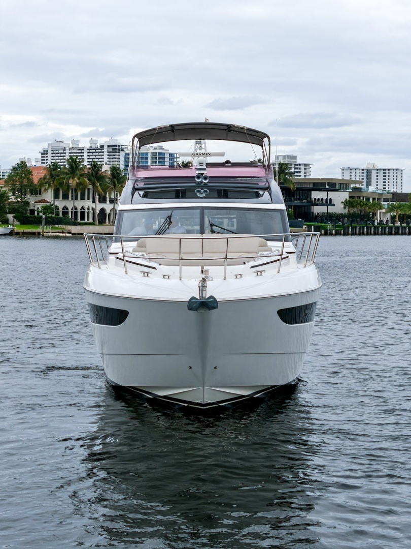 2020 Princess S62 Sportbridge - Image 3