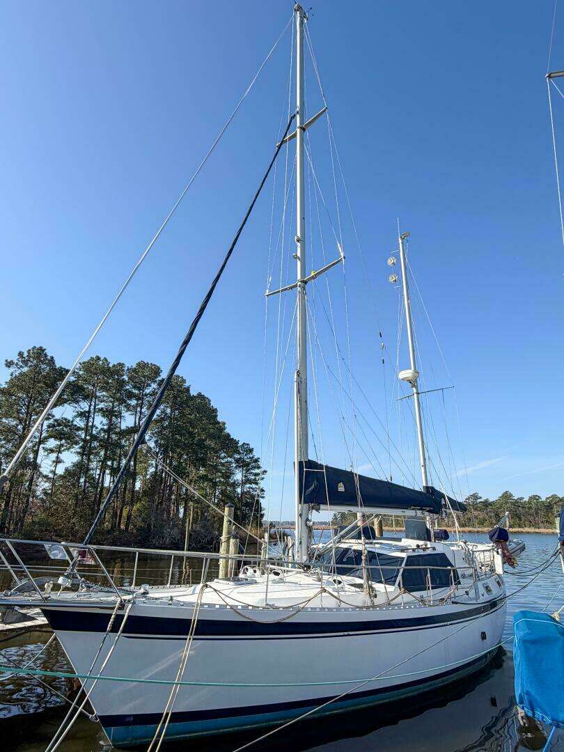 1986 Nauticat 40 Cutter Ketch Pilothouse - Image 2