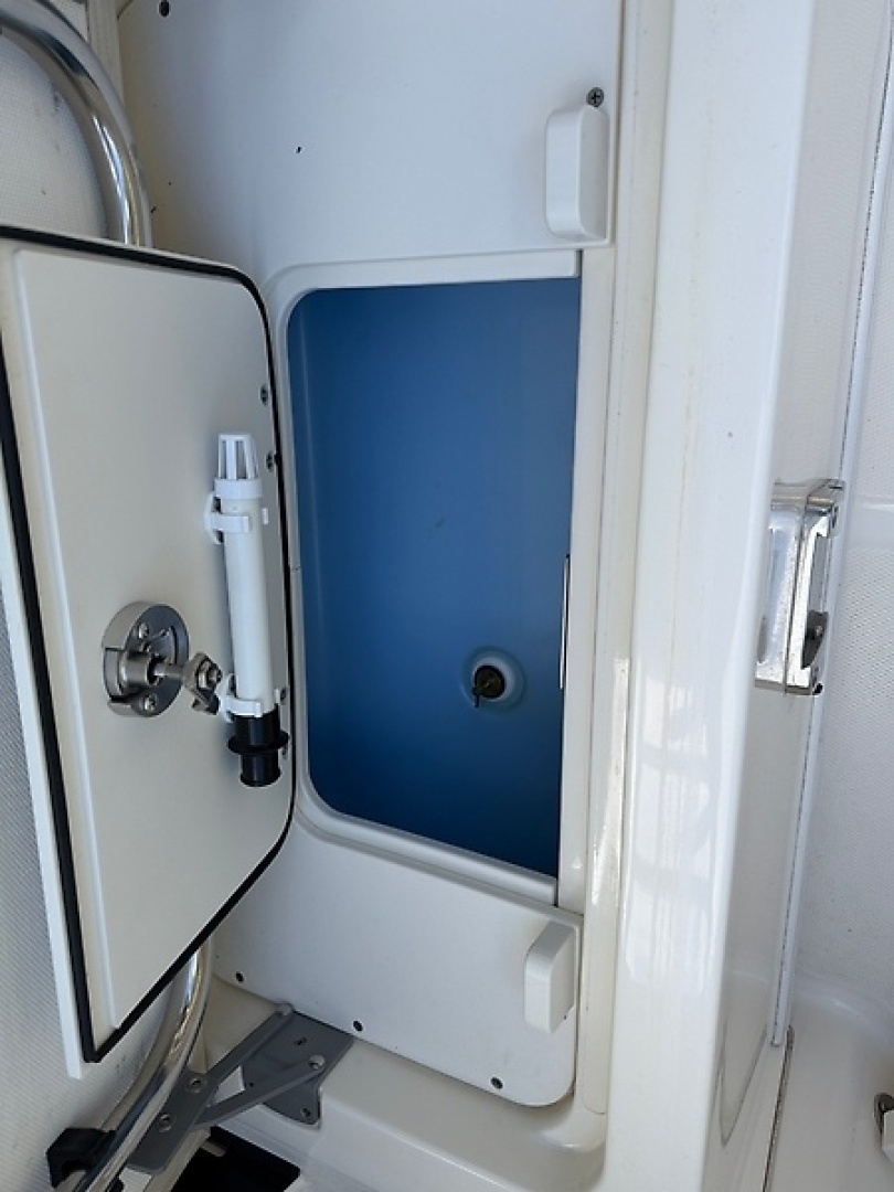 2020 Boston Whaler Vantage 230 - Image 7