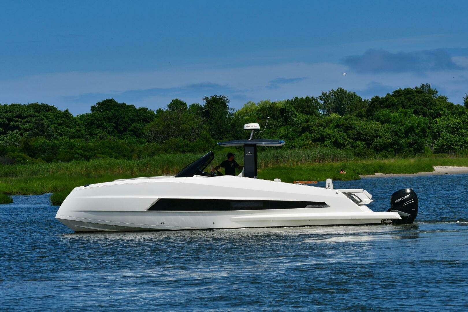2023 Astondoa 377 Coupe Outboard - Image 5