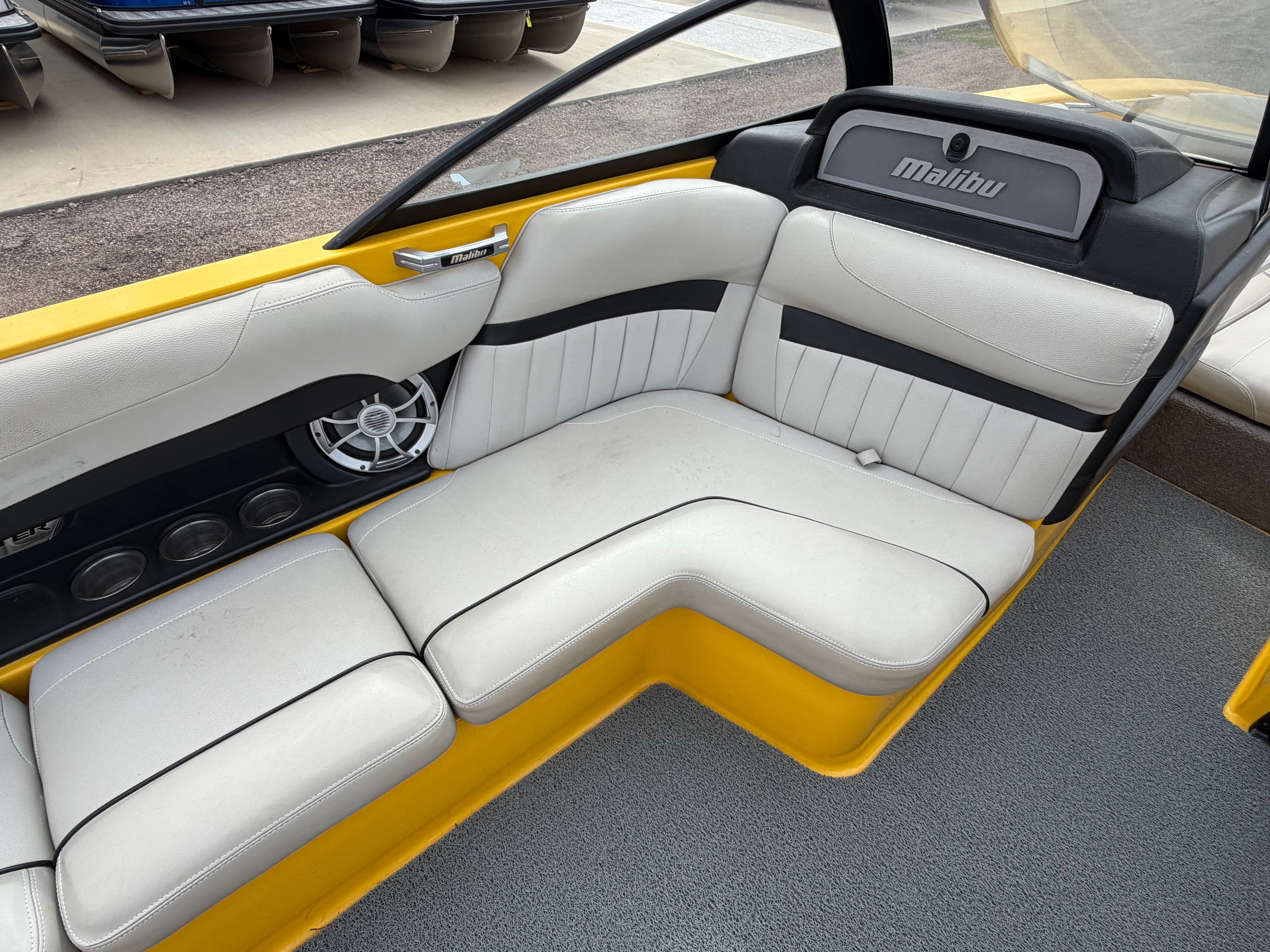 2015 MALIBU 24 MXZ - Image 14
