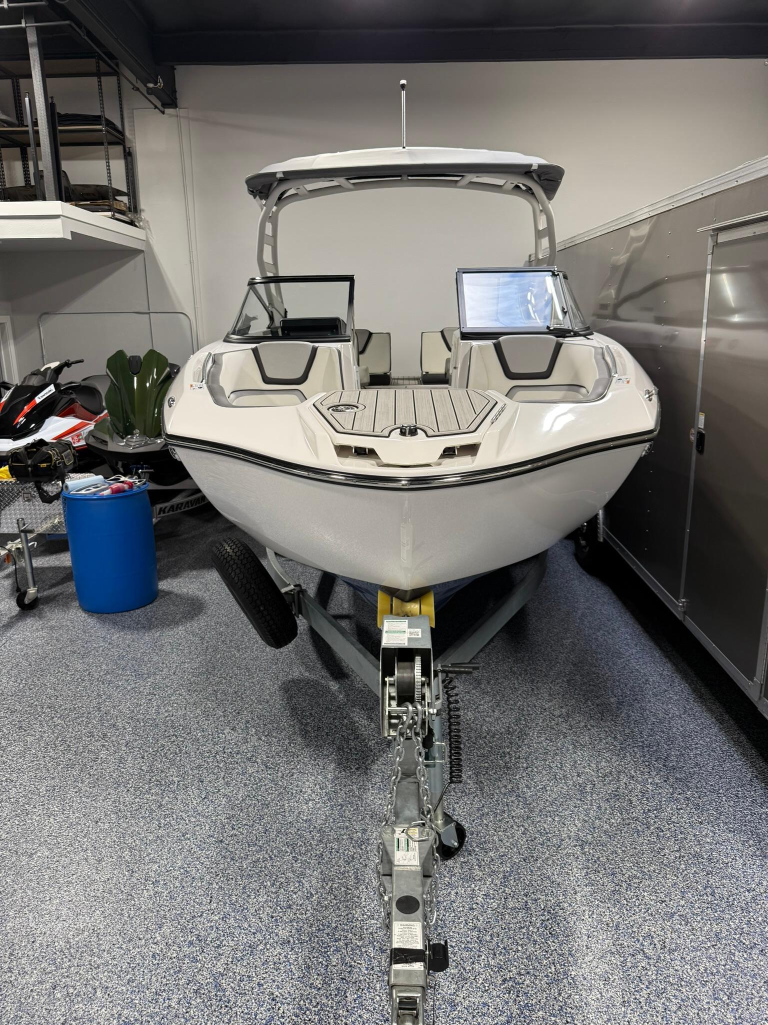 2023 Yamaha Boats 252SE - 4