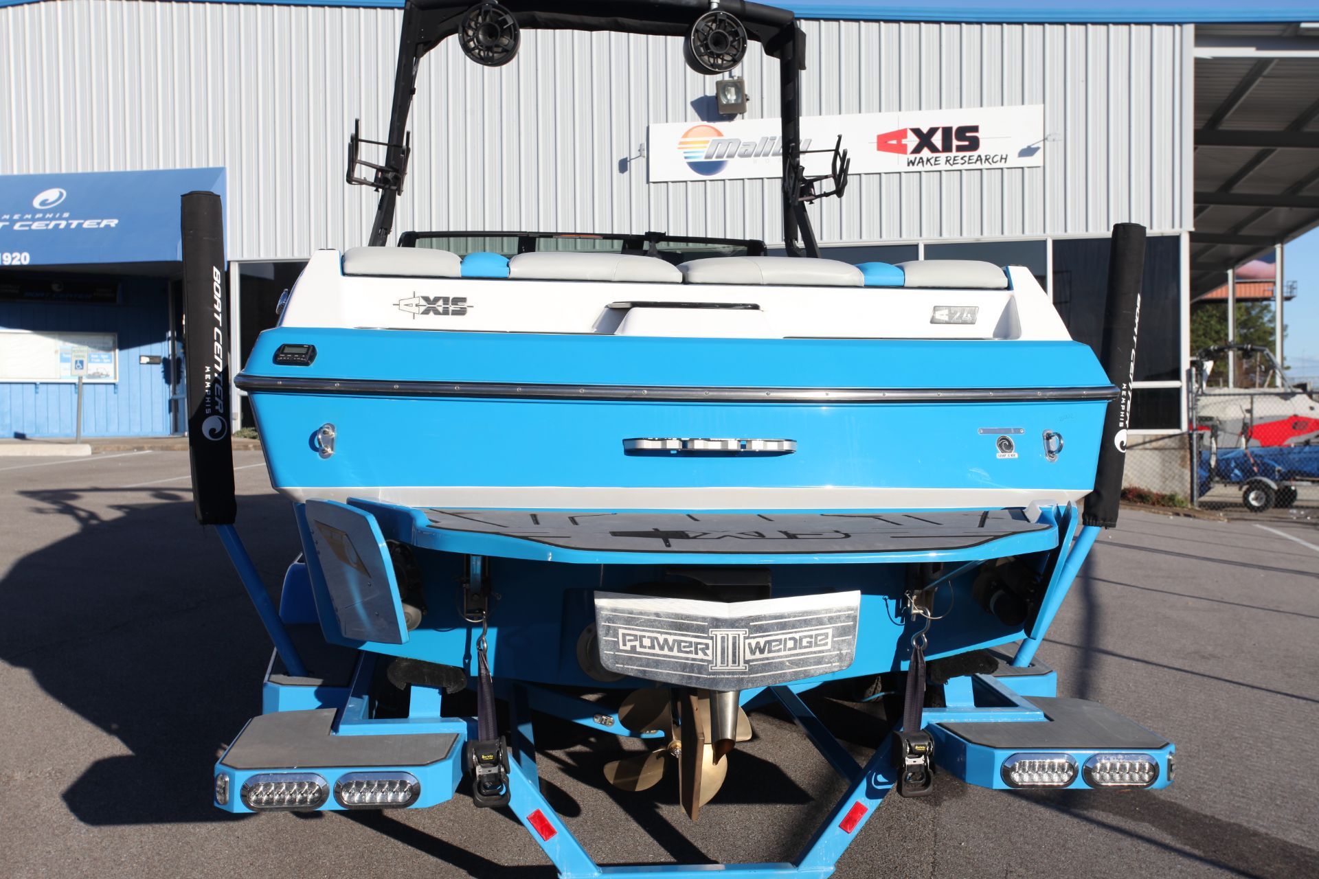 2019 Axis A24 - 17