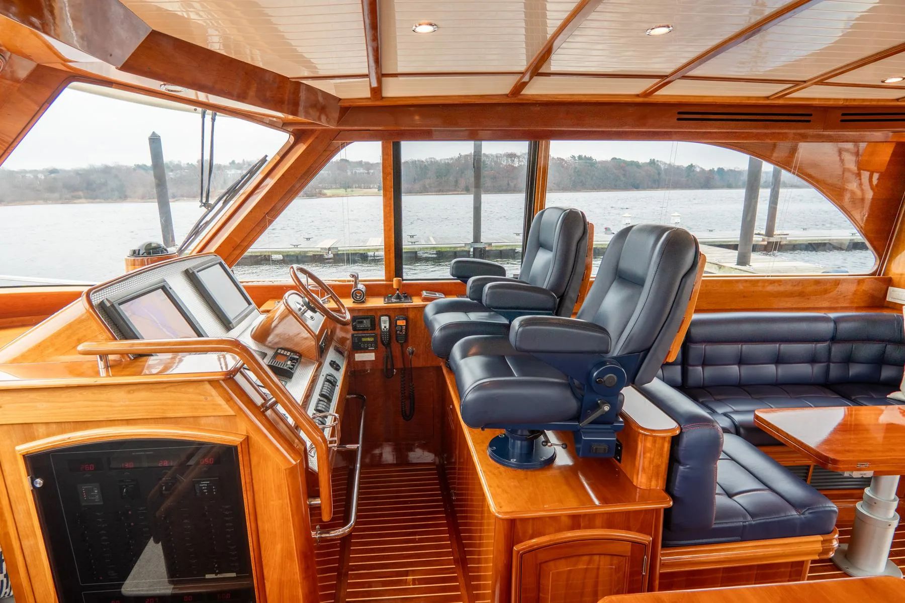 2006 Hinckley Talaria 55 FB - 34