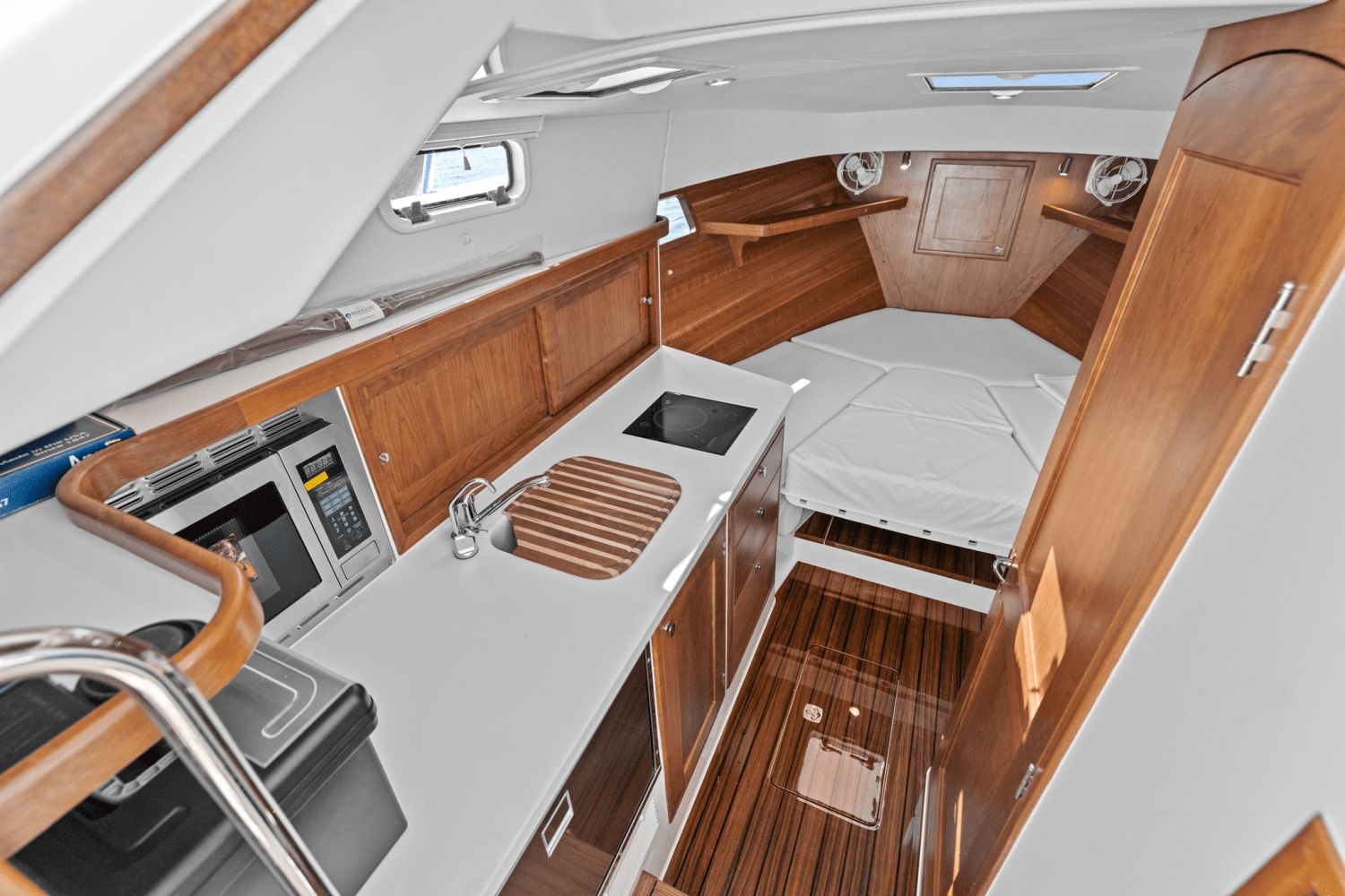 2025 MJM 35 - 32