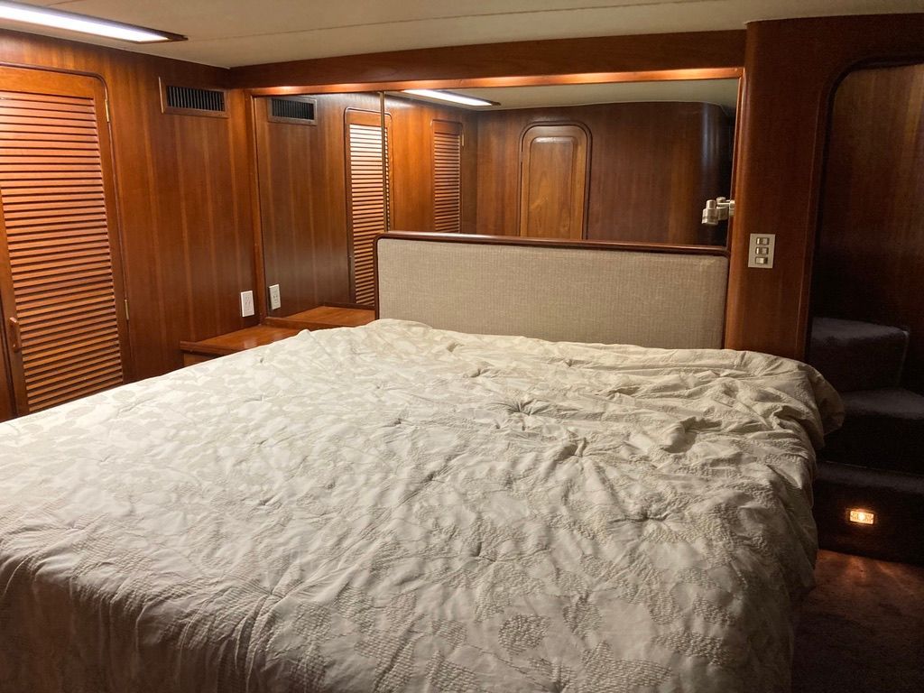 1985 Gulfstar 44ft - 27