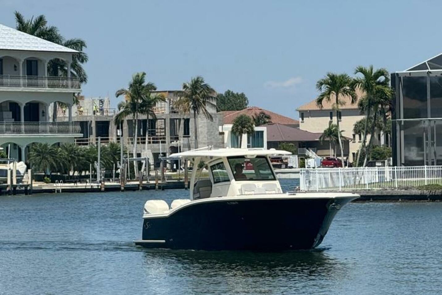 2021 Scout 330 LXF