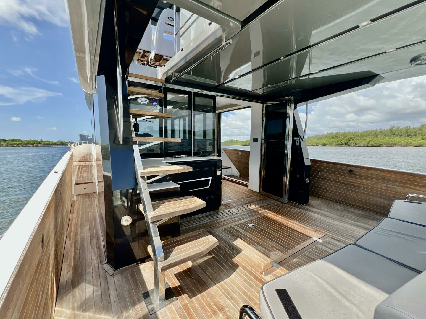 2022 Okean Flybridge 50 - Image 13