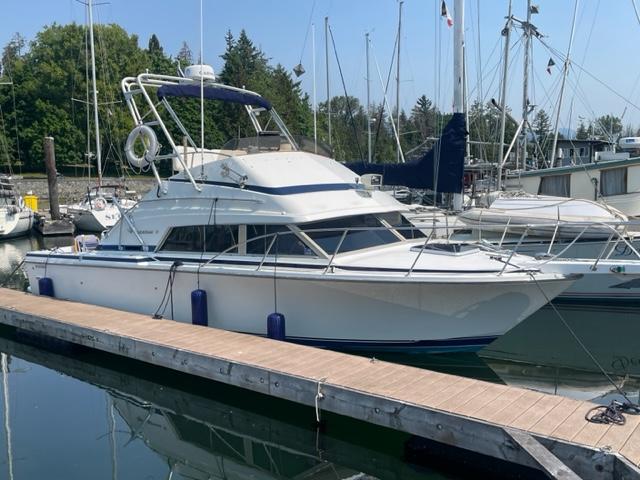 1984 Bertram 30 Flybridge Cruiser