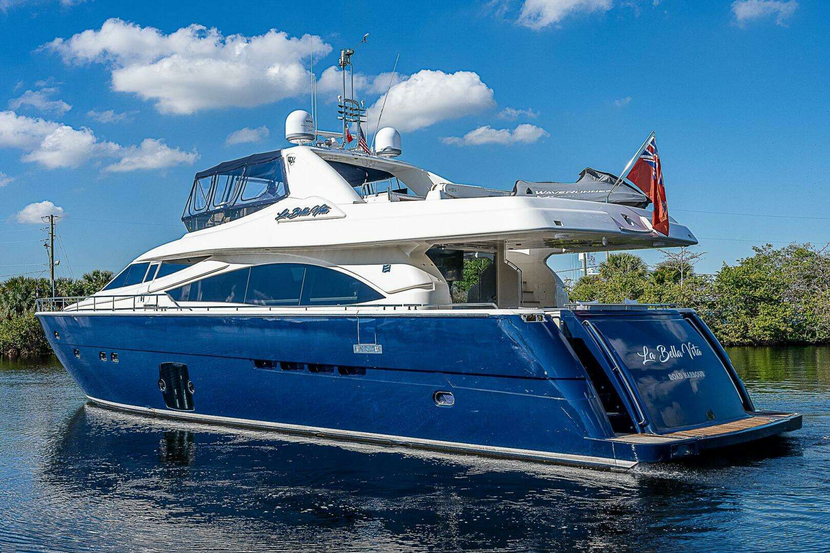 2006 Ferretti Yachts 830 - Image 11